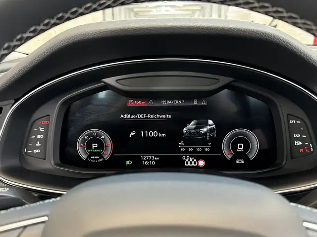 Audi Q7 view 13