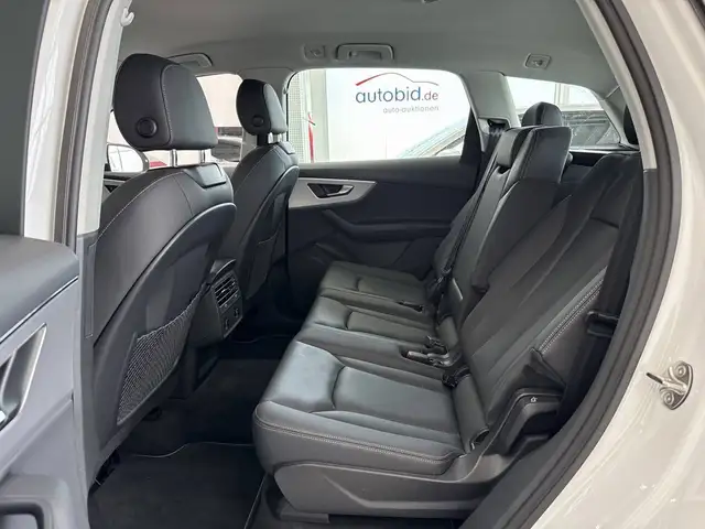 Audi Q7 view 19