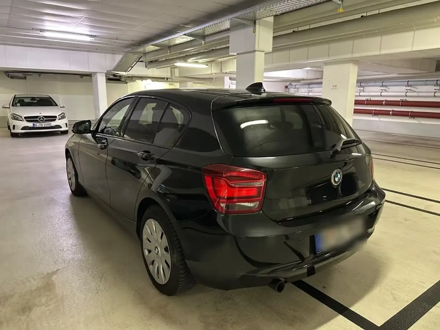 BMW 120 120d Sport-Aut. Sport Line Schwarz - 1