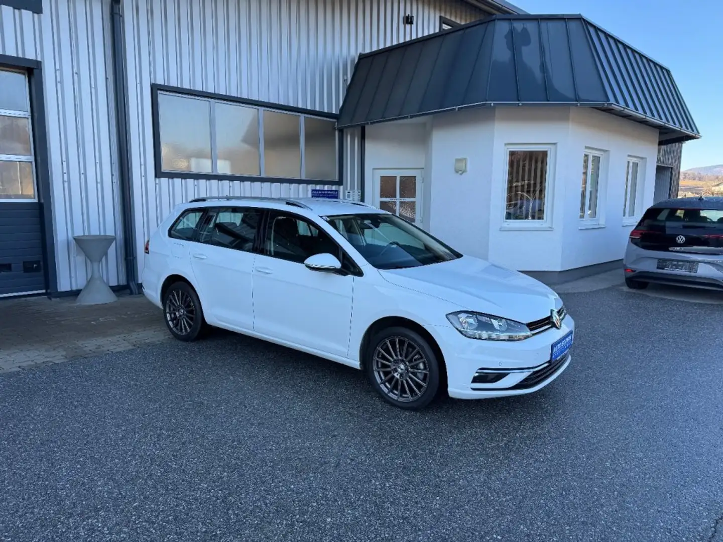 Volkswagen Golf Comfortline DSG Weiß - 1