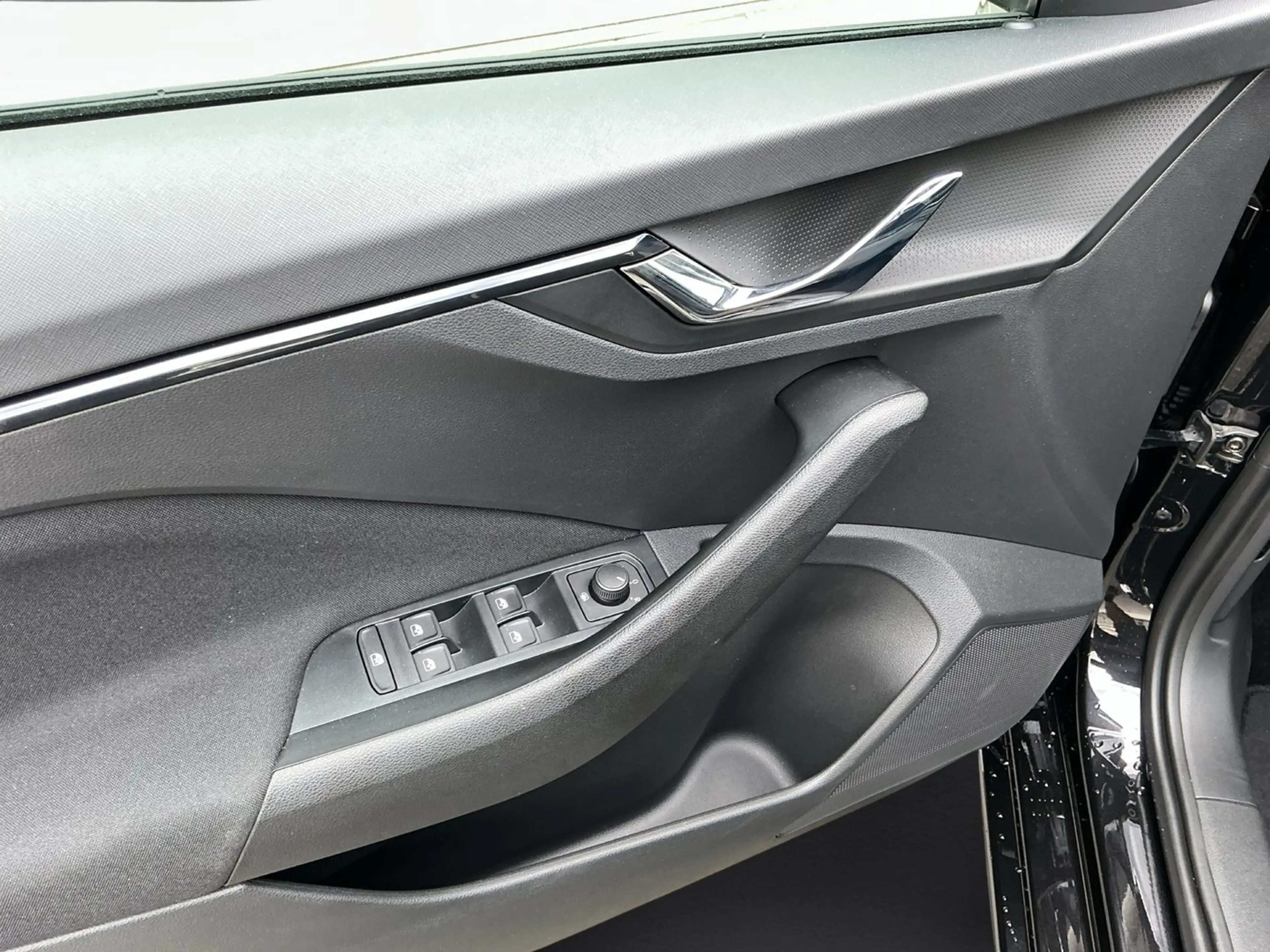 Skoda Scala Essence TSI — photo 15