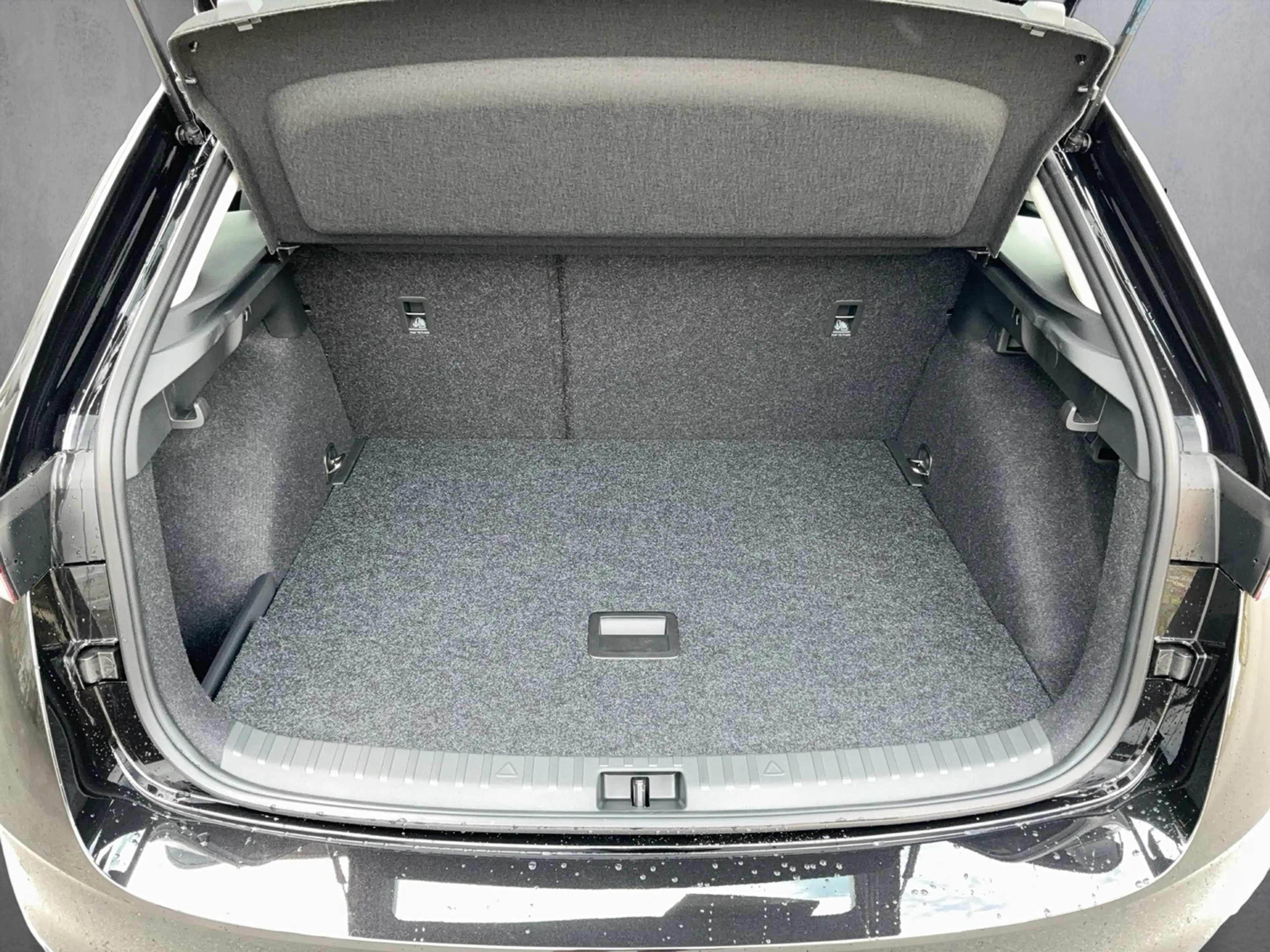 Skoda Scala Essence TSI — photo 12