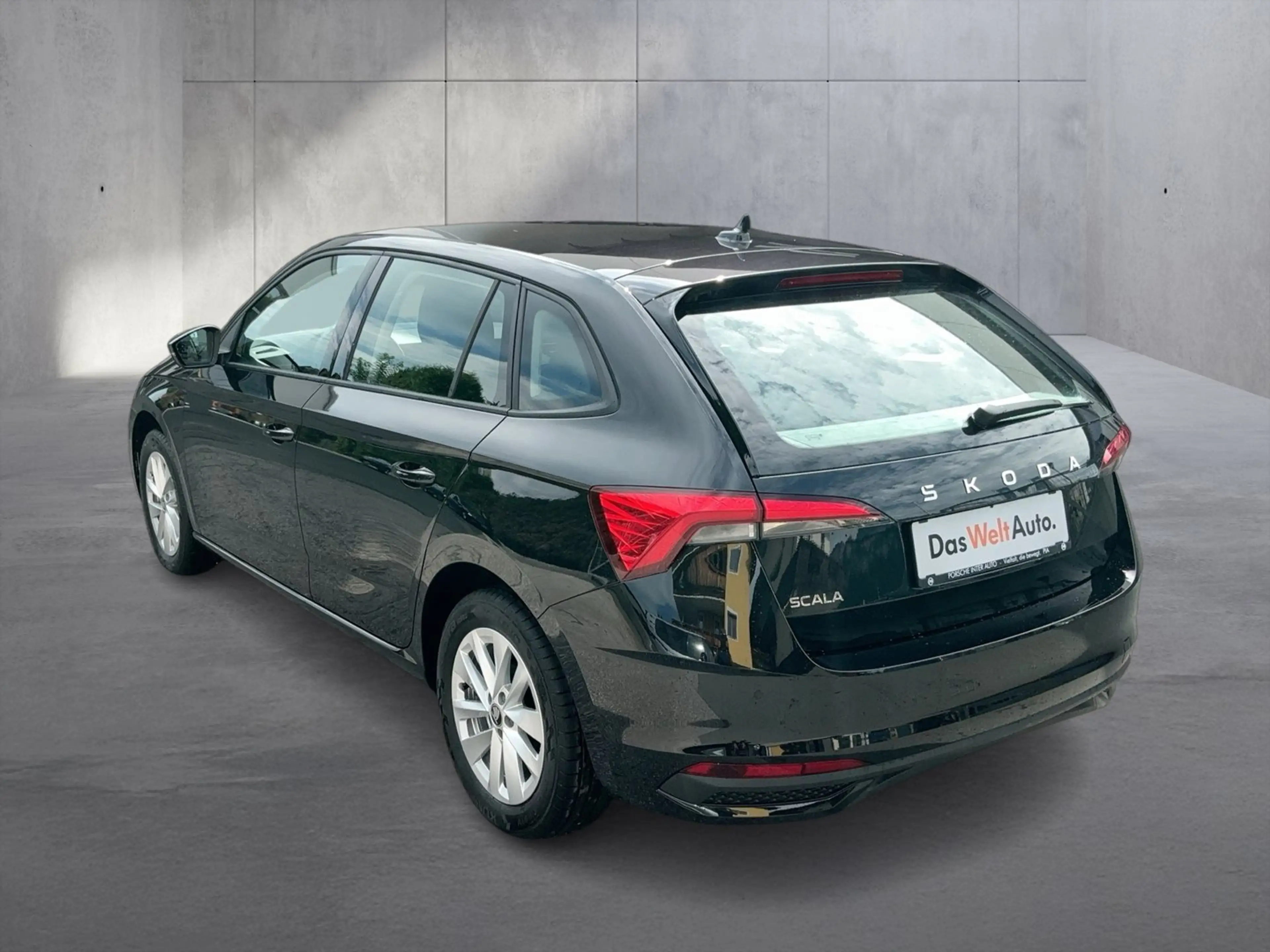 Skoda Scala Essence TSI — photo 3