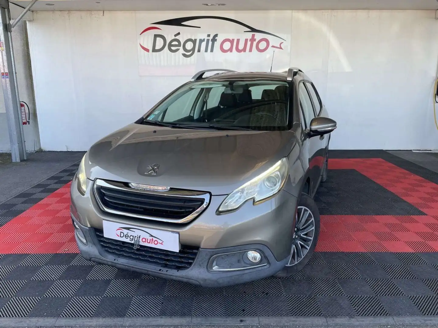 Peugeot 2008 1.2 82ch BVM5 Active - 1