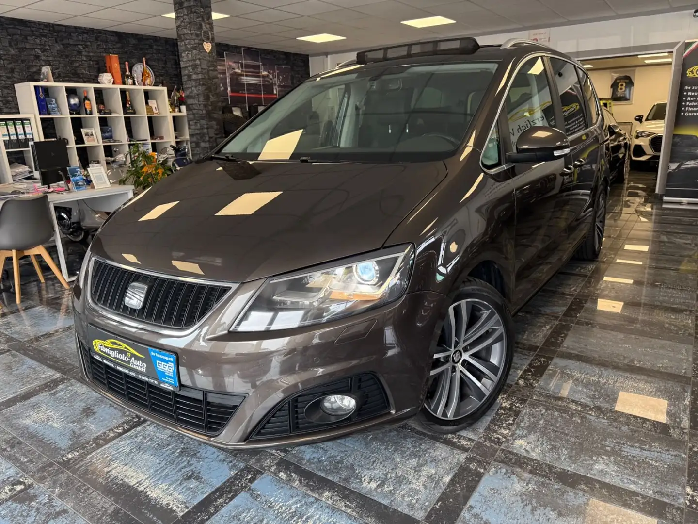 SEAT Alhambra Style*7-Sitzer*El.Tür*Panorama*AHK*Navi Schwarz - 1