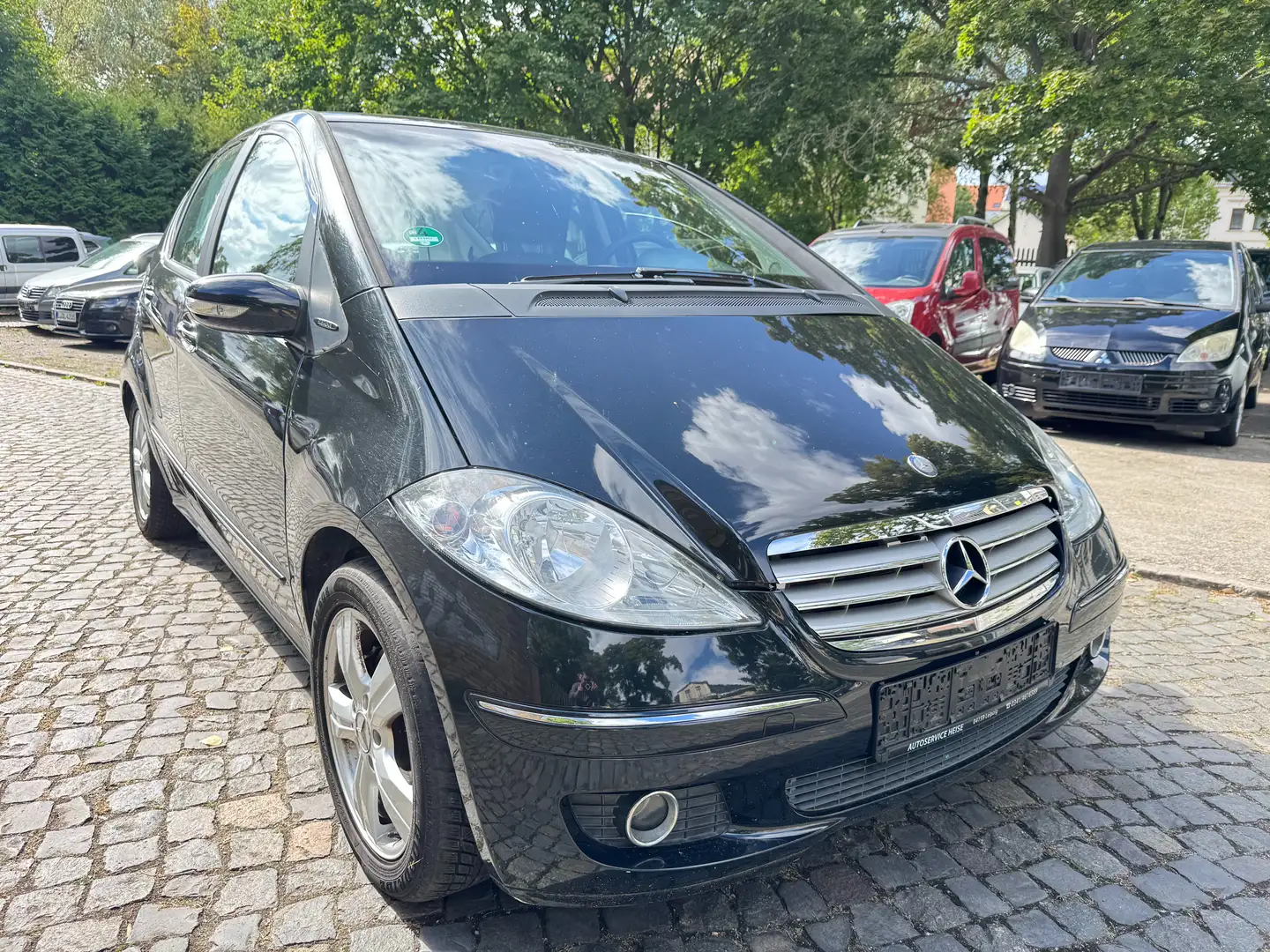 Mercedes-Benz A 200 A-Klasse 5-Türer Avantgarde Schwarz - 2