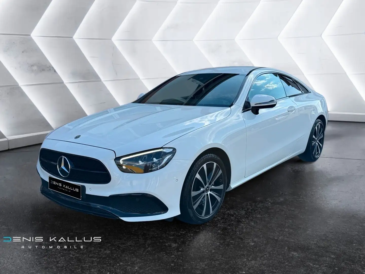 Mercedes-Benz E 200 Coupe/Burmester/TopGepfl/Widescreen Blanc - 1