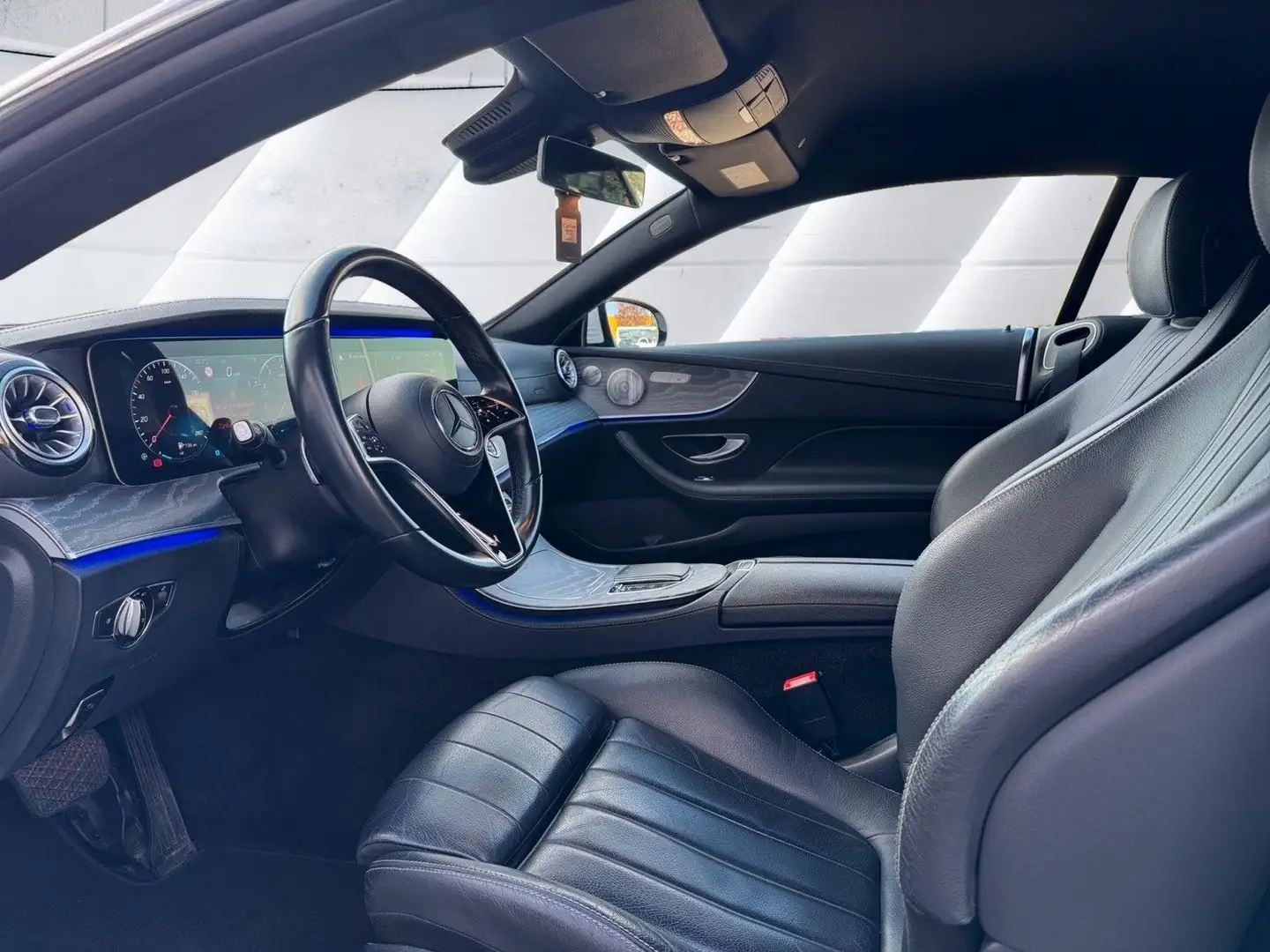 Mercedes-Benz E 200 Coupe/Burmester/TopGepfl/Widescreen Blanc - 2