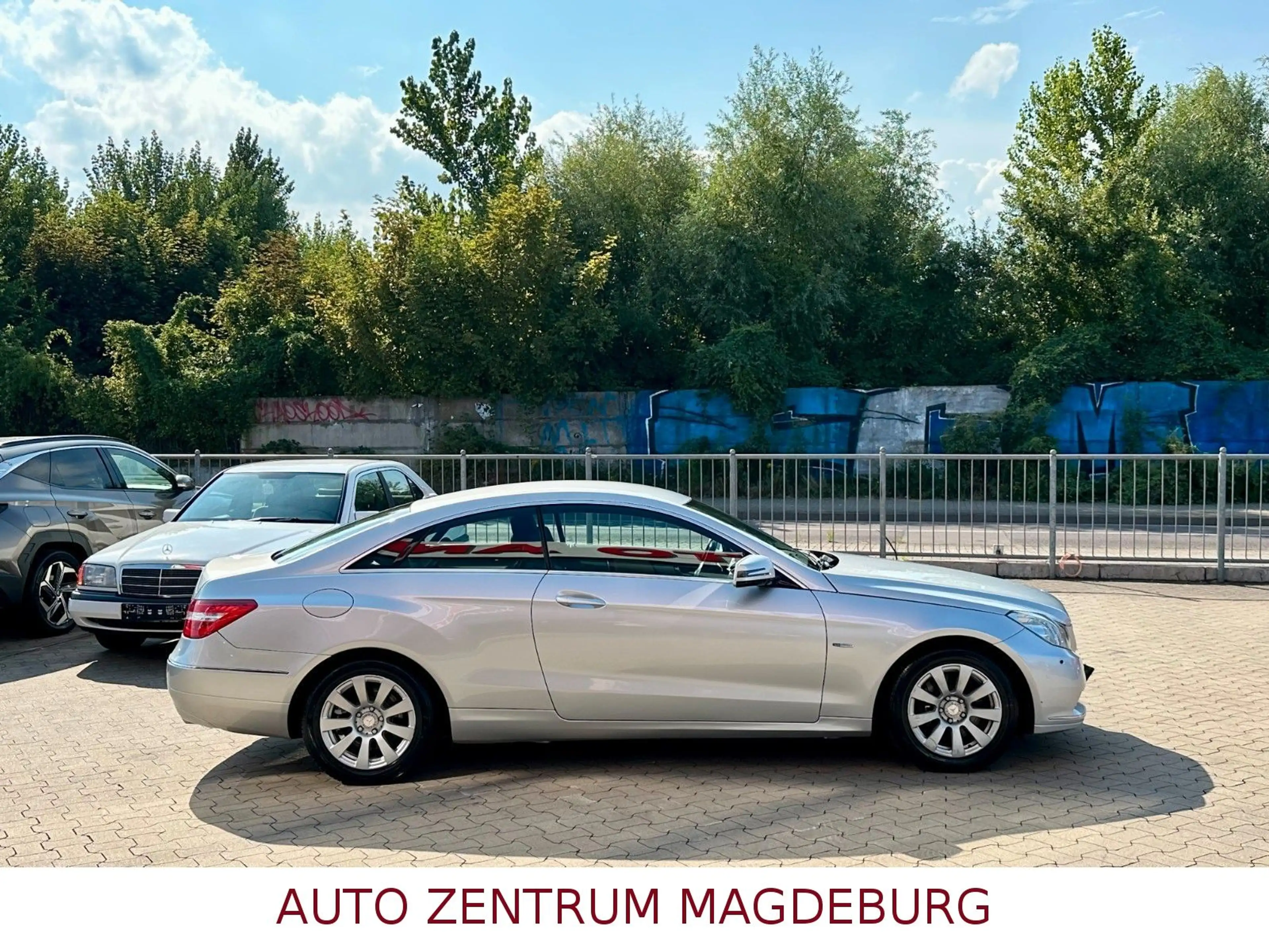 Mercedes-Benz E 350 Coupe AVANTGARDE*AUTOM*XENON*PDC — photo 5