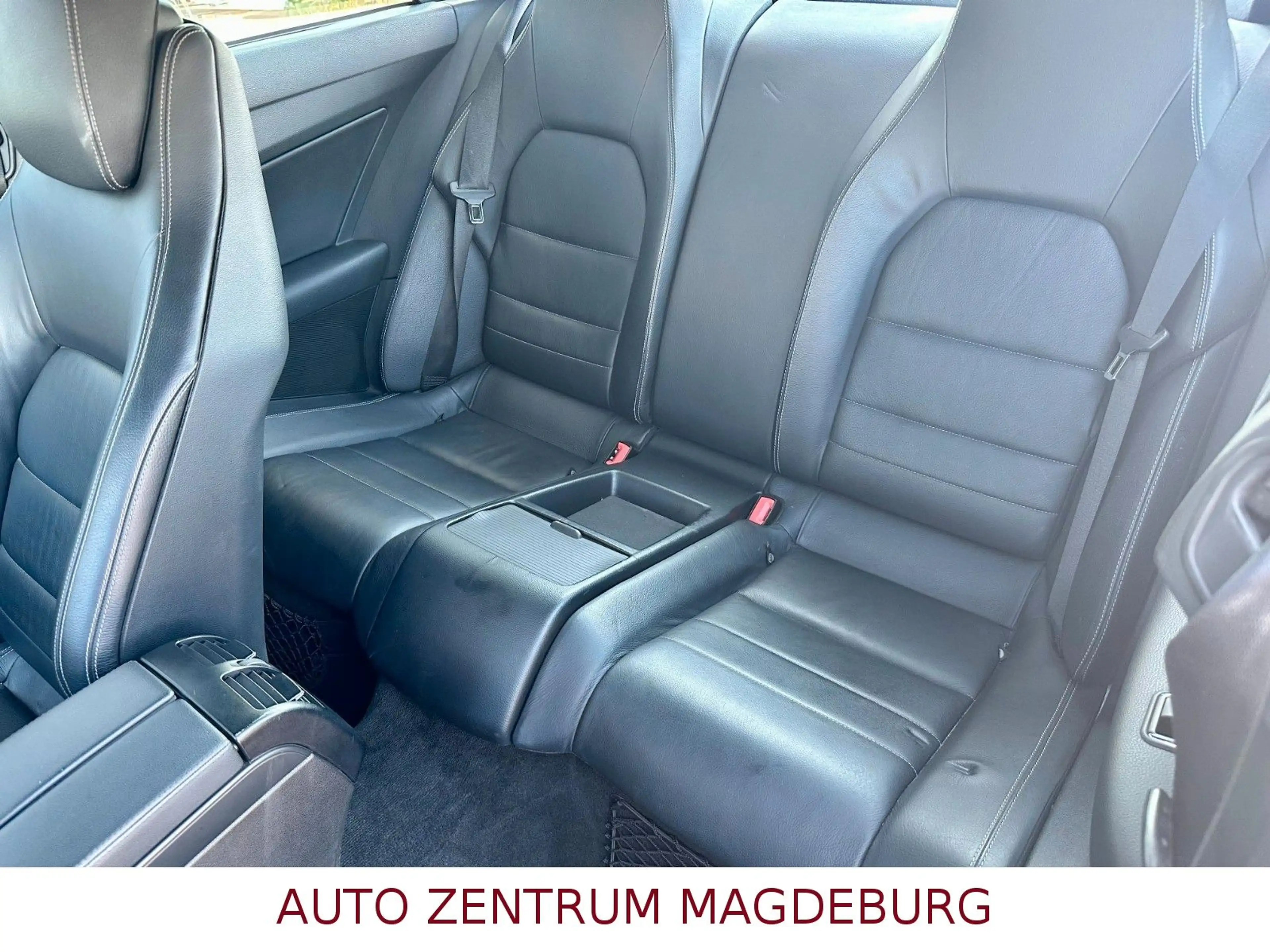 Mercedes-Benz E 350 Coupe AVANTGARDE*AUTOM*XENON*PDC — photo 12