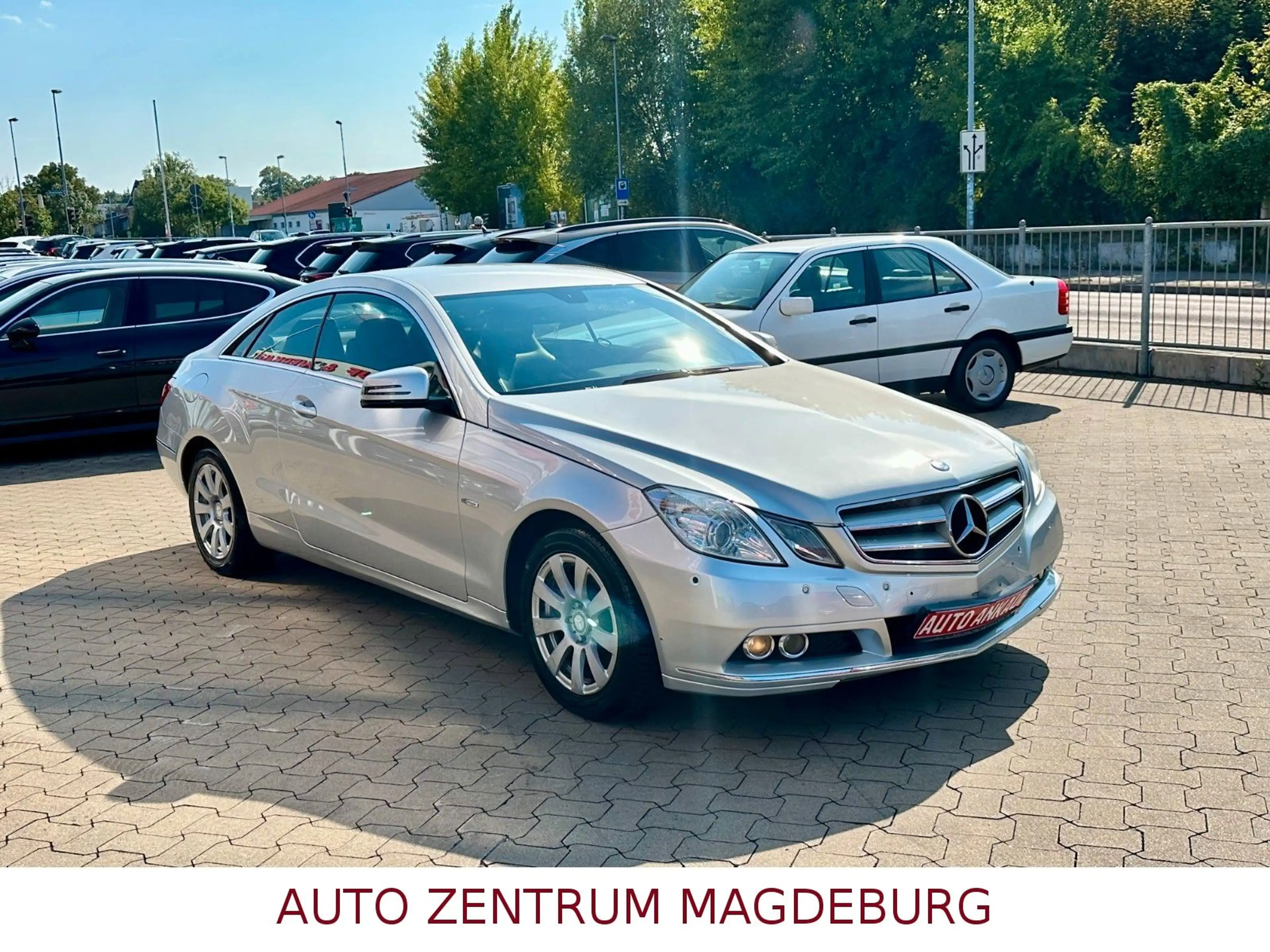 Mercedes-Benz E 350 Coupe AVANTGARDE*AUTOM*XENON*PDC — photo 4