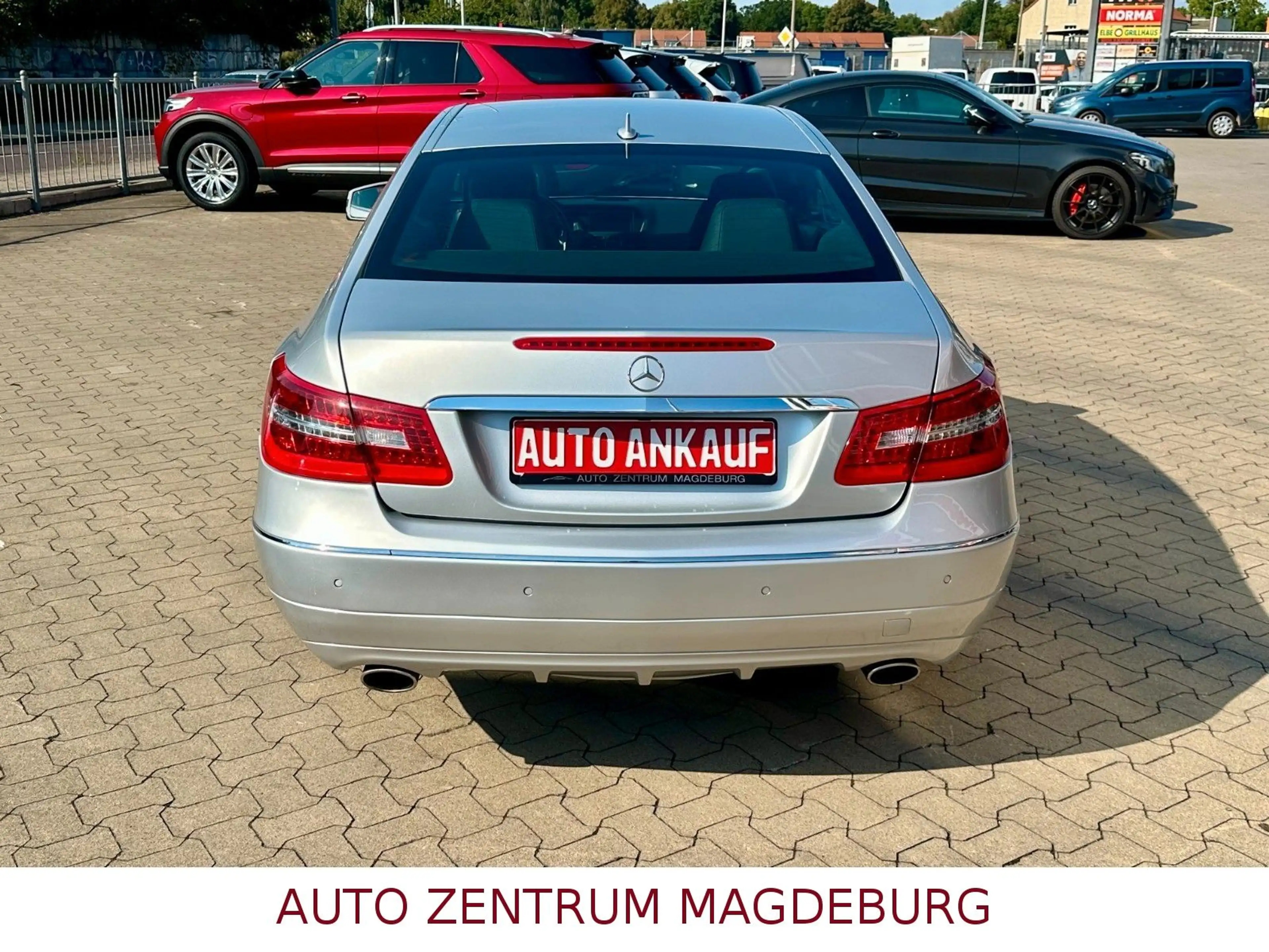 Mercedes-Benz E 350 Coupe AVANTGARDE*AUTOM*XENON*PDC — photo 7