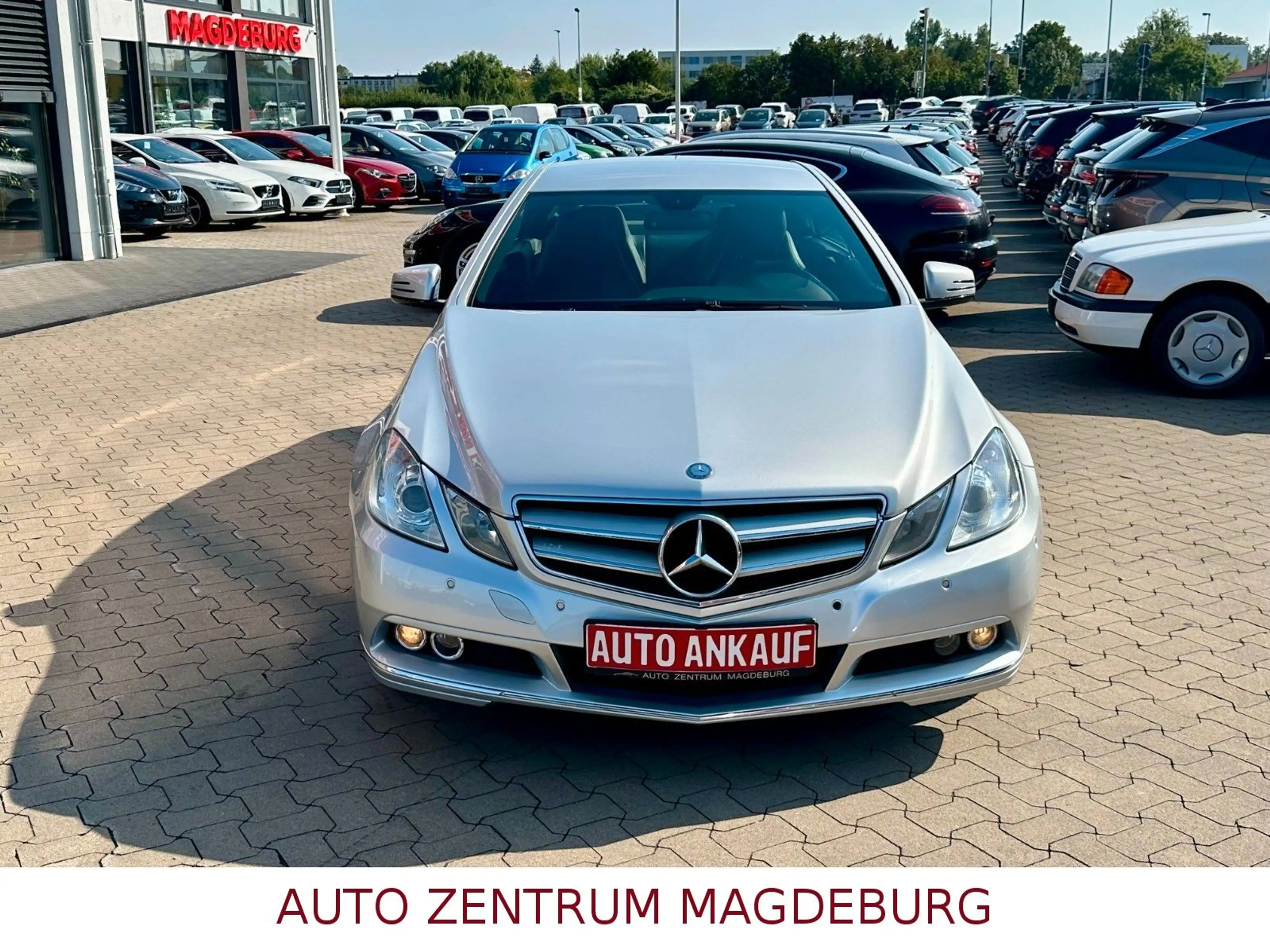 Mercedes-Benz E 350 Coupe AVANTGARDE*AUTOM*XENON*PDC — photo 3