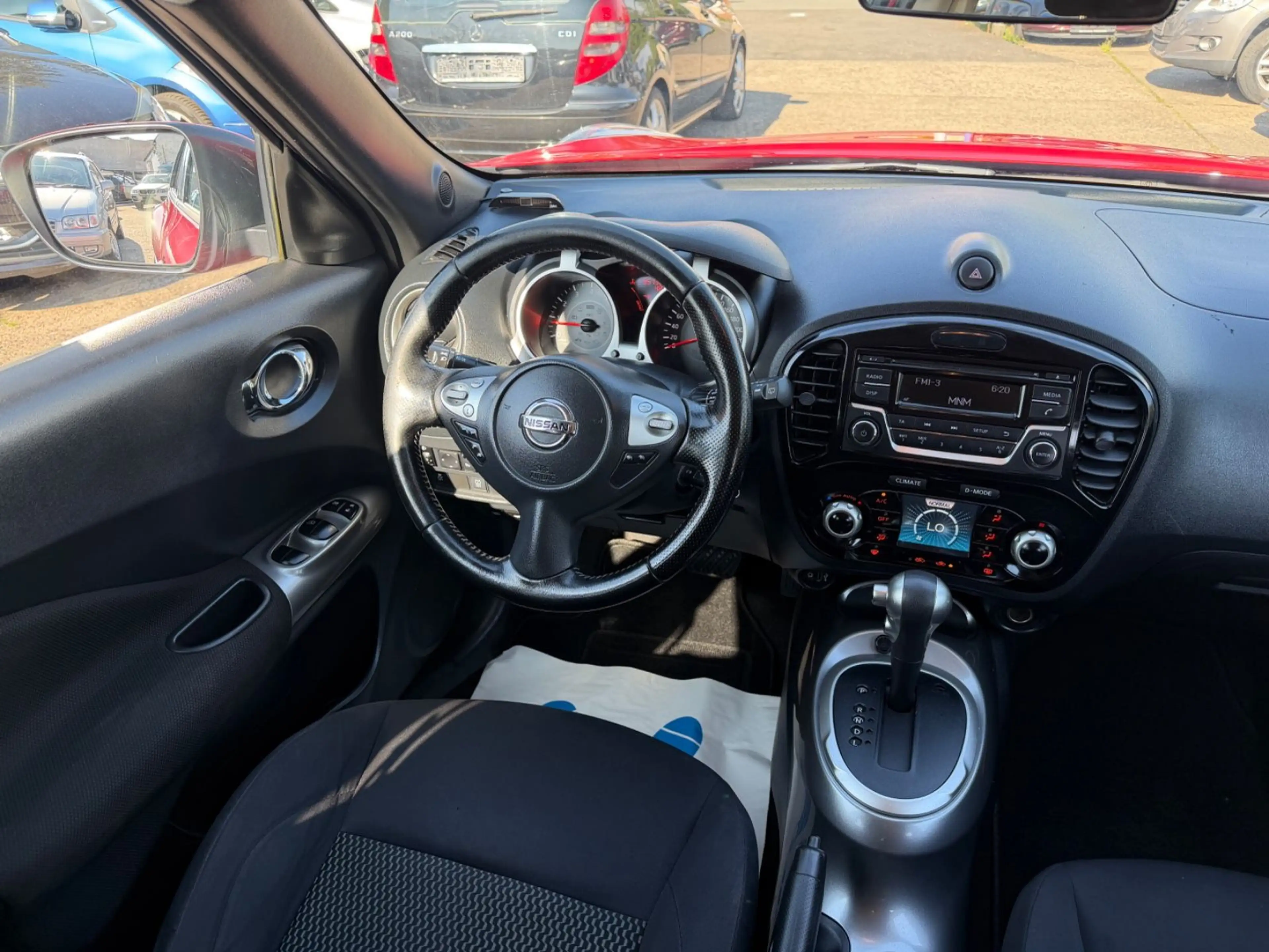 Nissan Juke Automatik*TÜV*Garantie*LMF*PDC — photo 15
