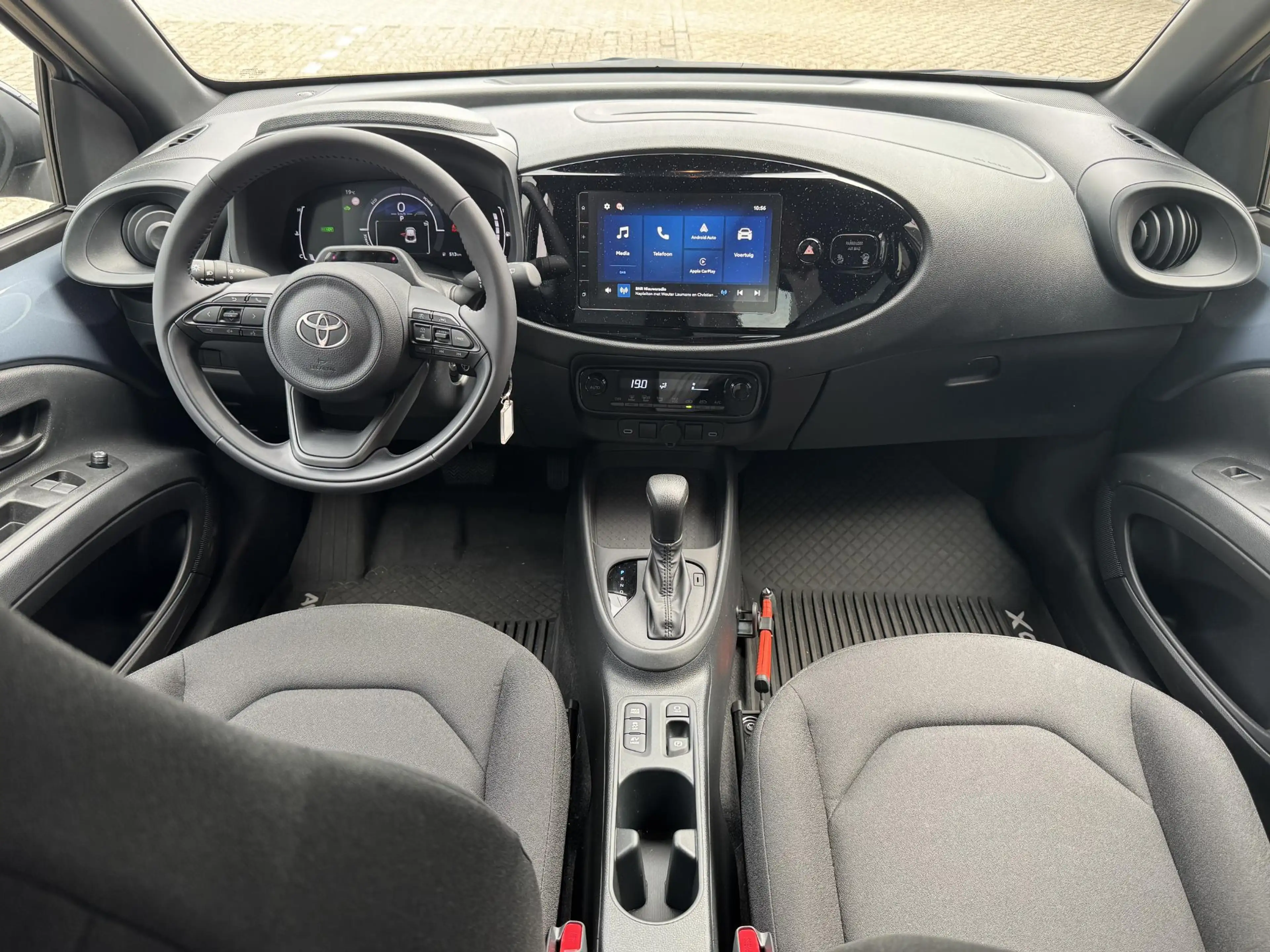 Toyota Aygo X Hybrid 115 play PARKEERCAMERA ADAPTIEVE CRUISECONT — photo 5