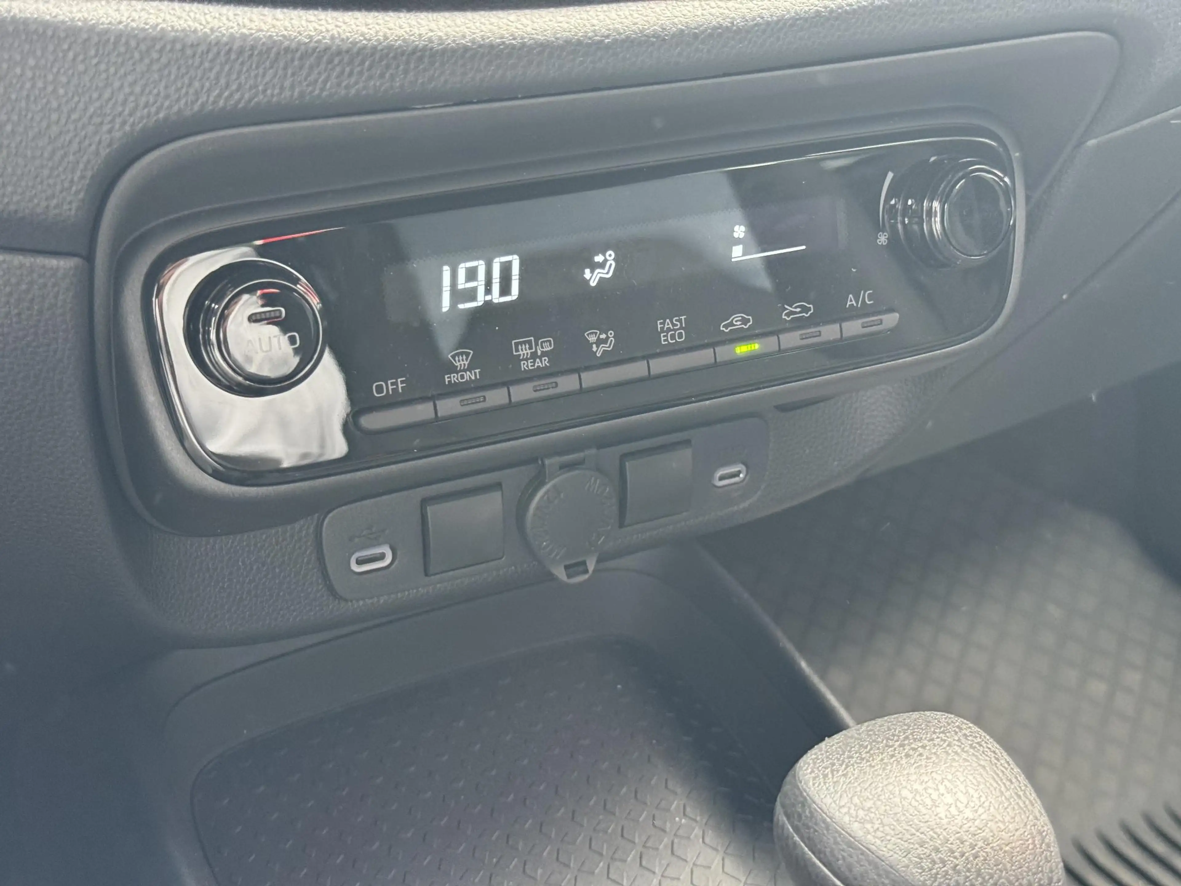 Toyota Aygo X Hybrid 115 play PARKEERCAMERA ADAPTIEVE CRUISECONT — photo 10