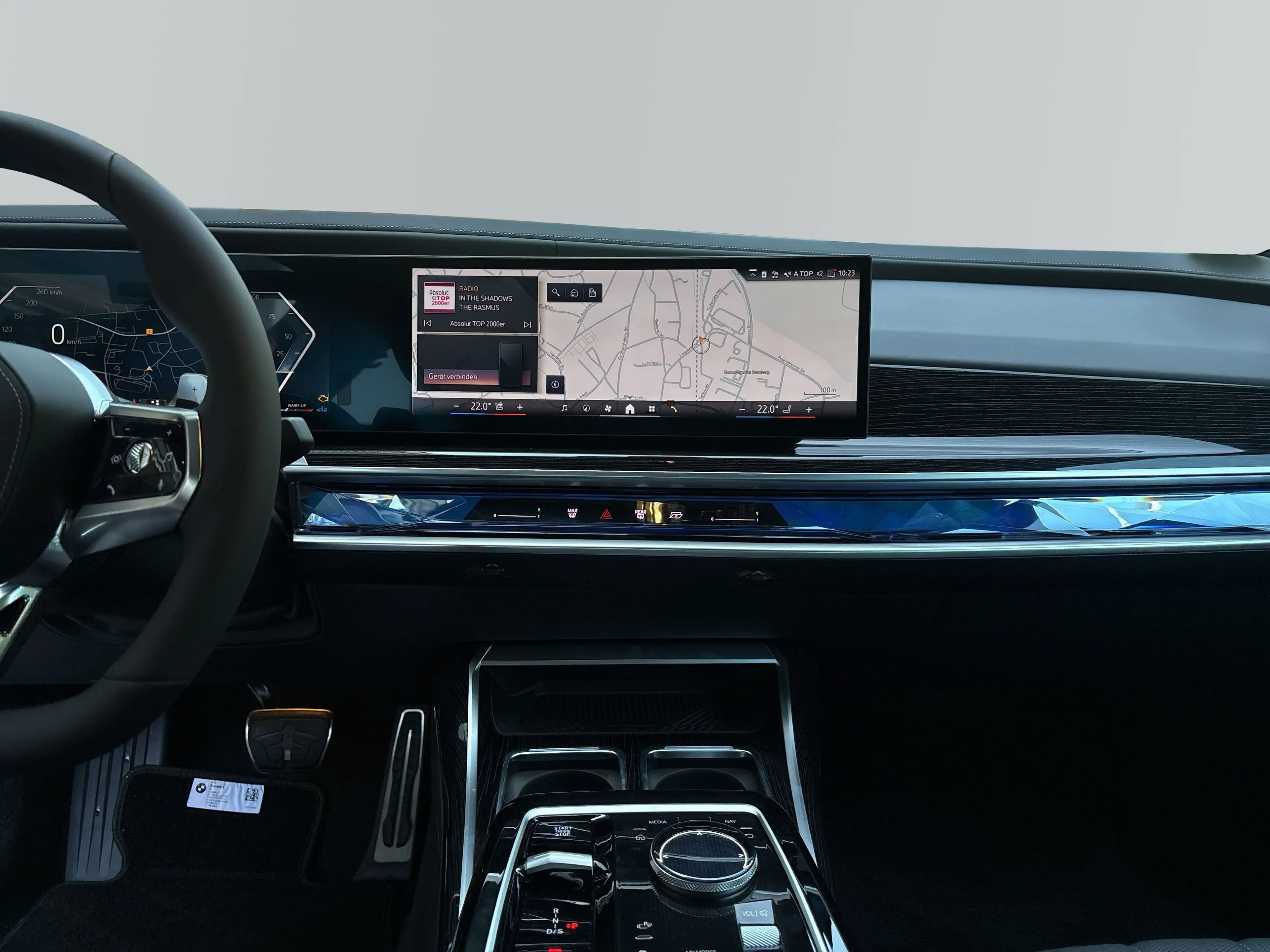 BMW 740 d xDrive M Sport — photo 13