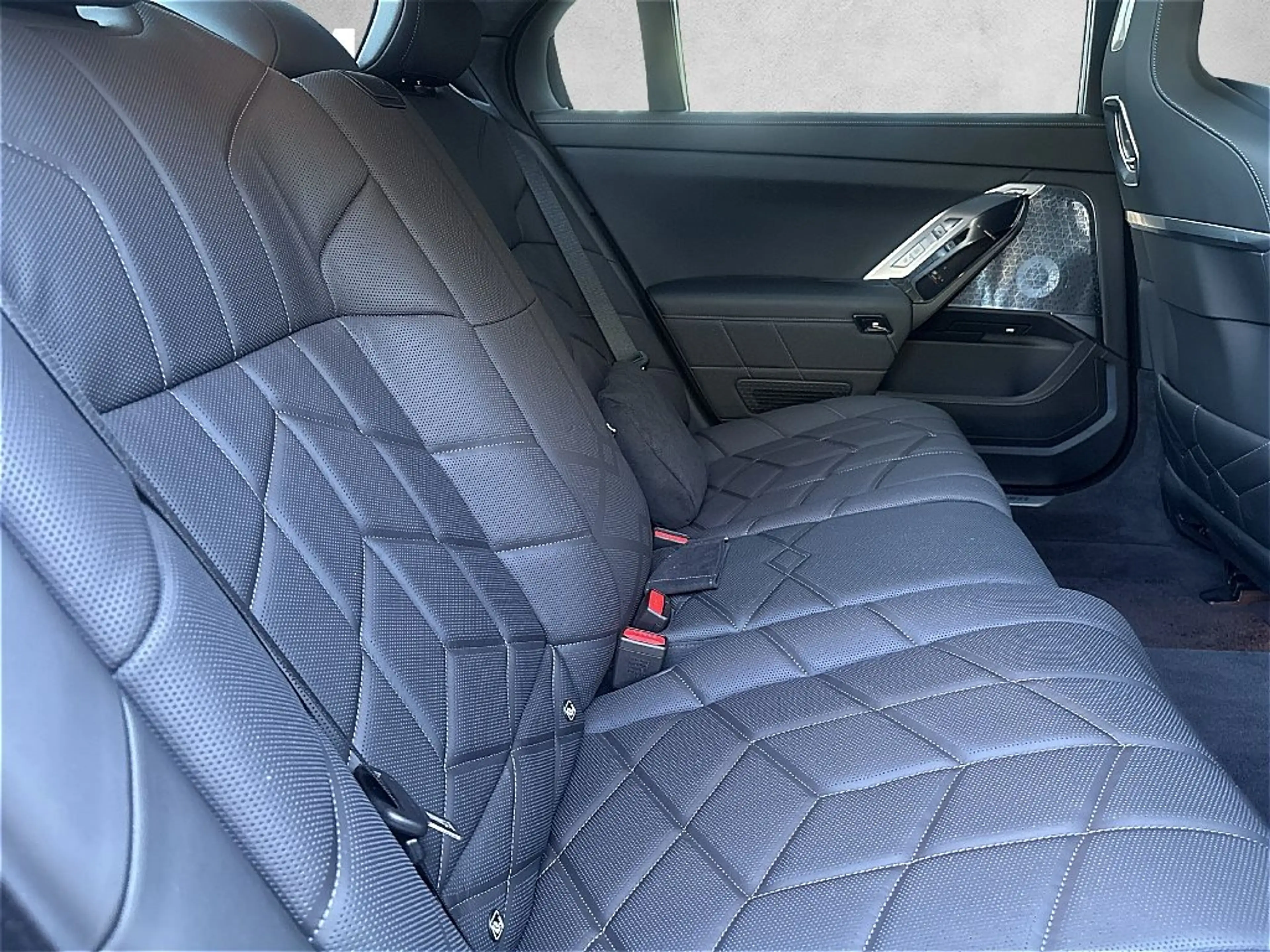 BMW 740 d xDrive M Sport — photo 10
