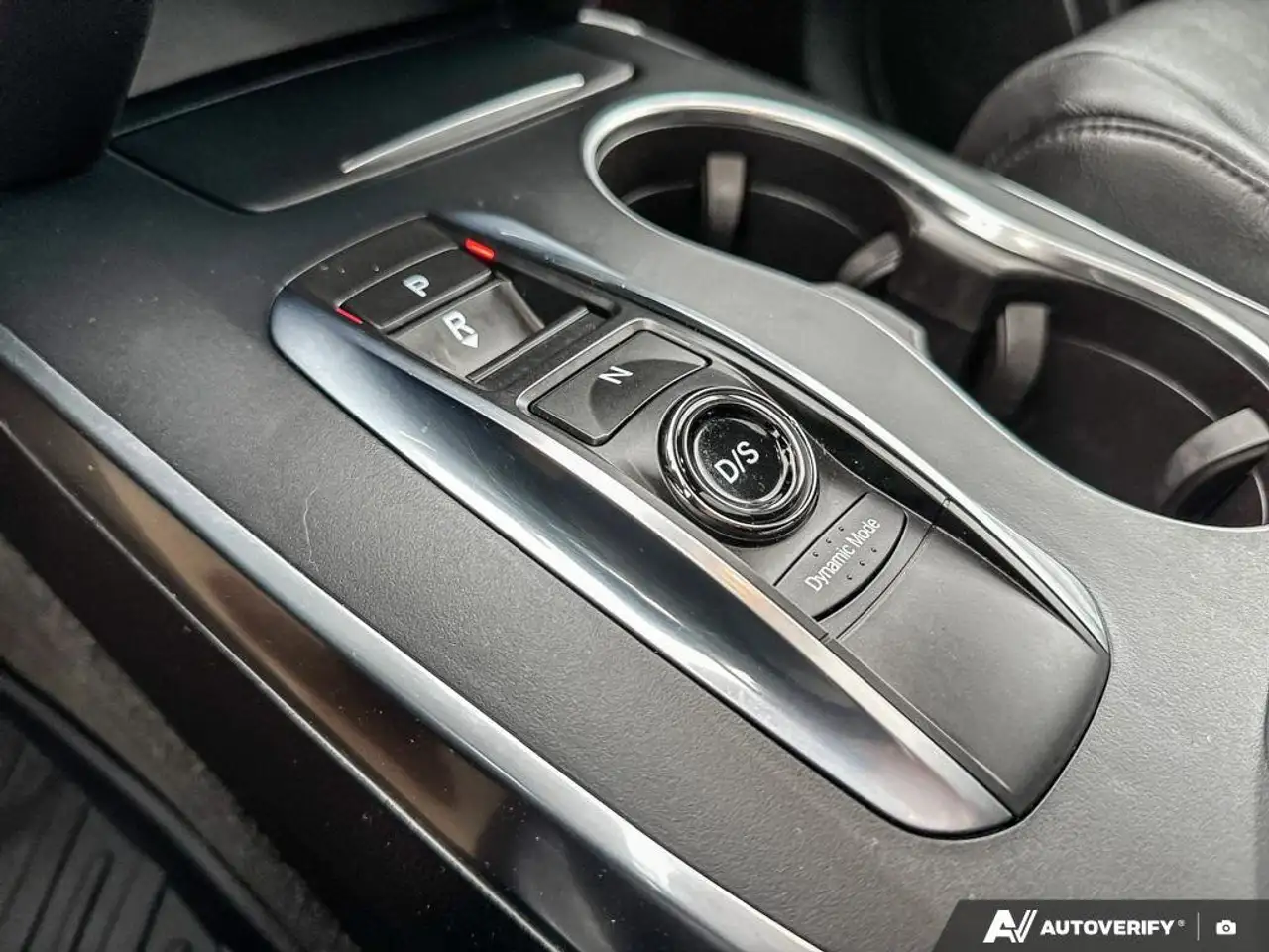 Acura MDX снимка Acura MDX