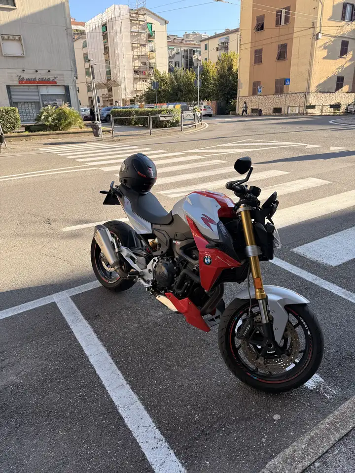 BMW F 900 R