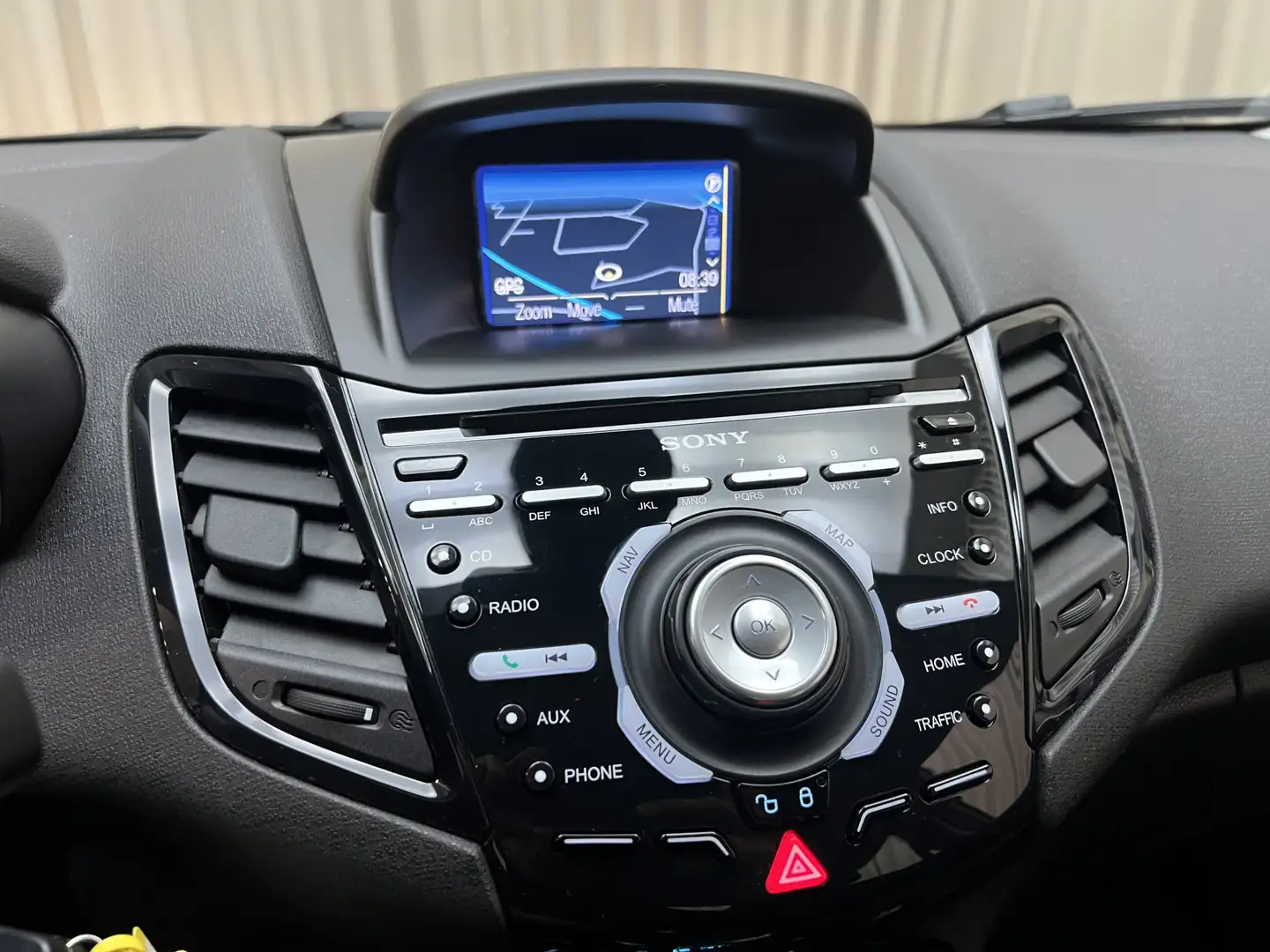 Ford Fiesta 1.0 EcoBoost Titanium *Clima* Navigatie, PDC, Crui Grijs - 2