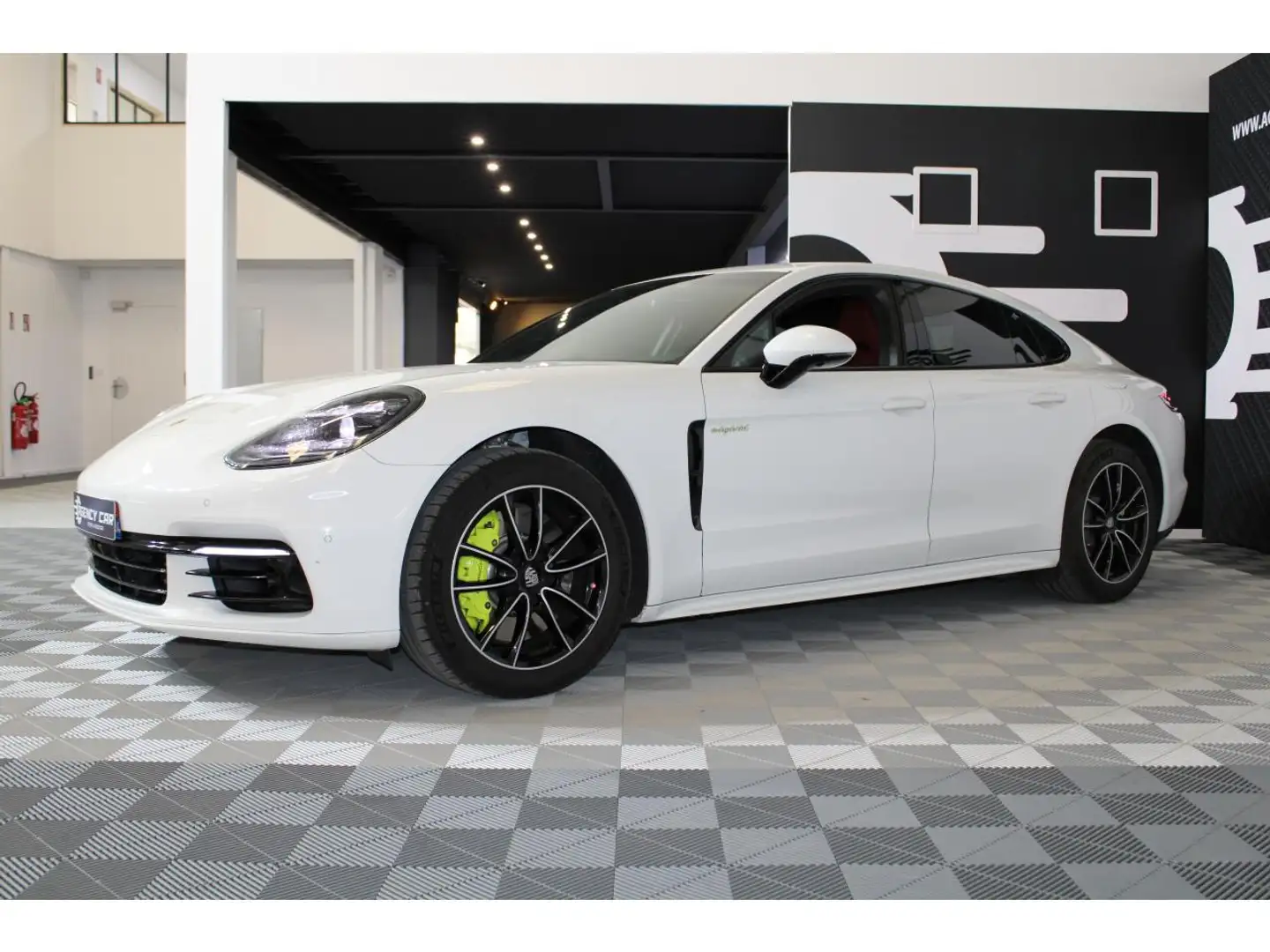 Porsche Panamera 2.9i V6 - PDK - 4 E-Hybrid  FAIBLE KILOMETRAGE Blanc - 2