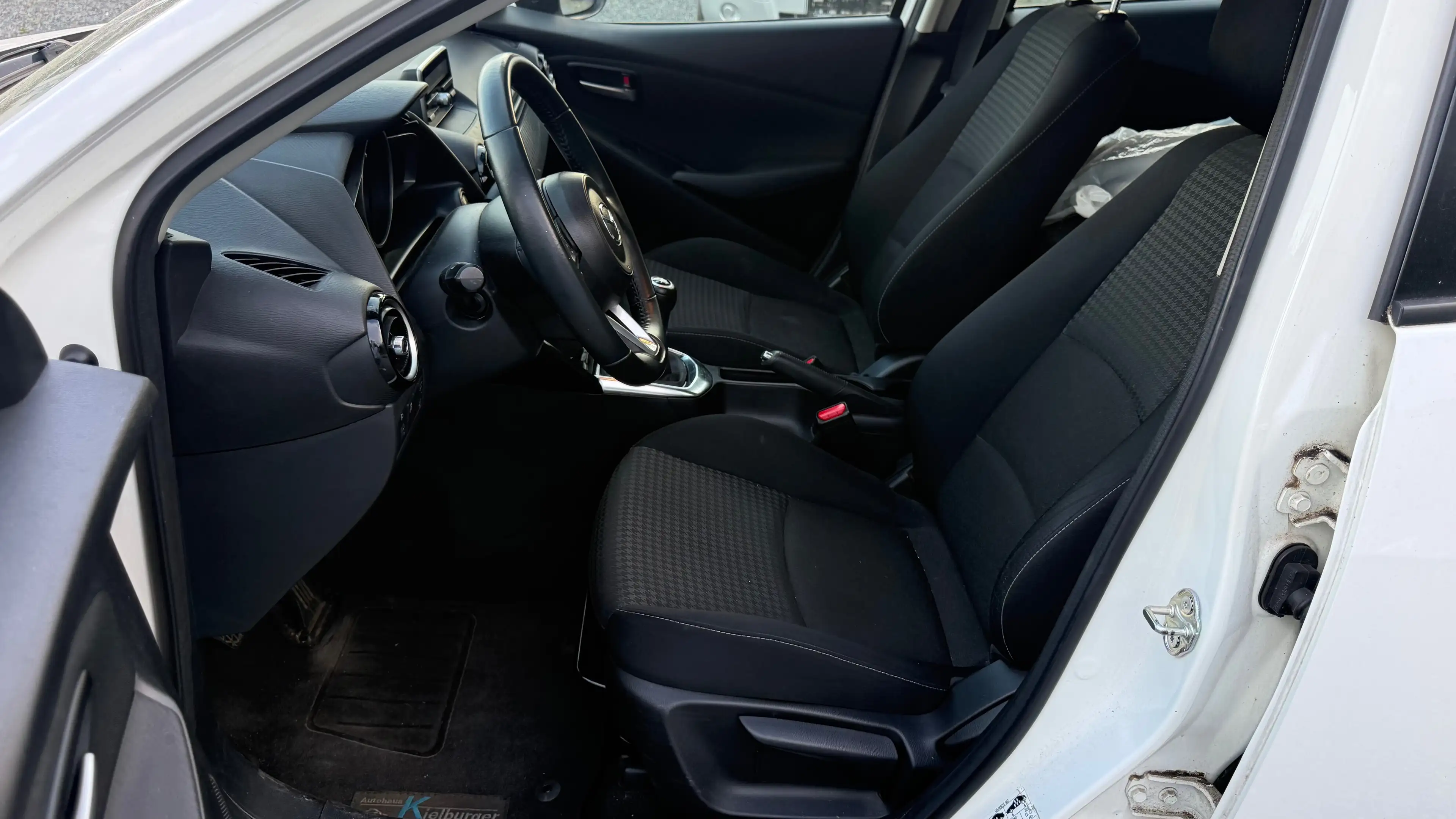 Mazda 2 Center-Line — photo 14