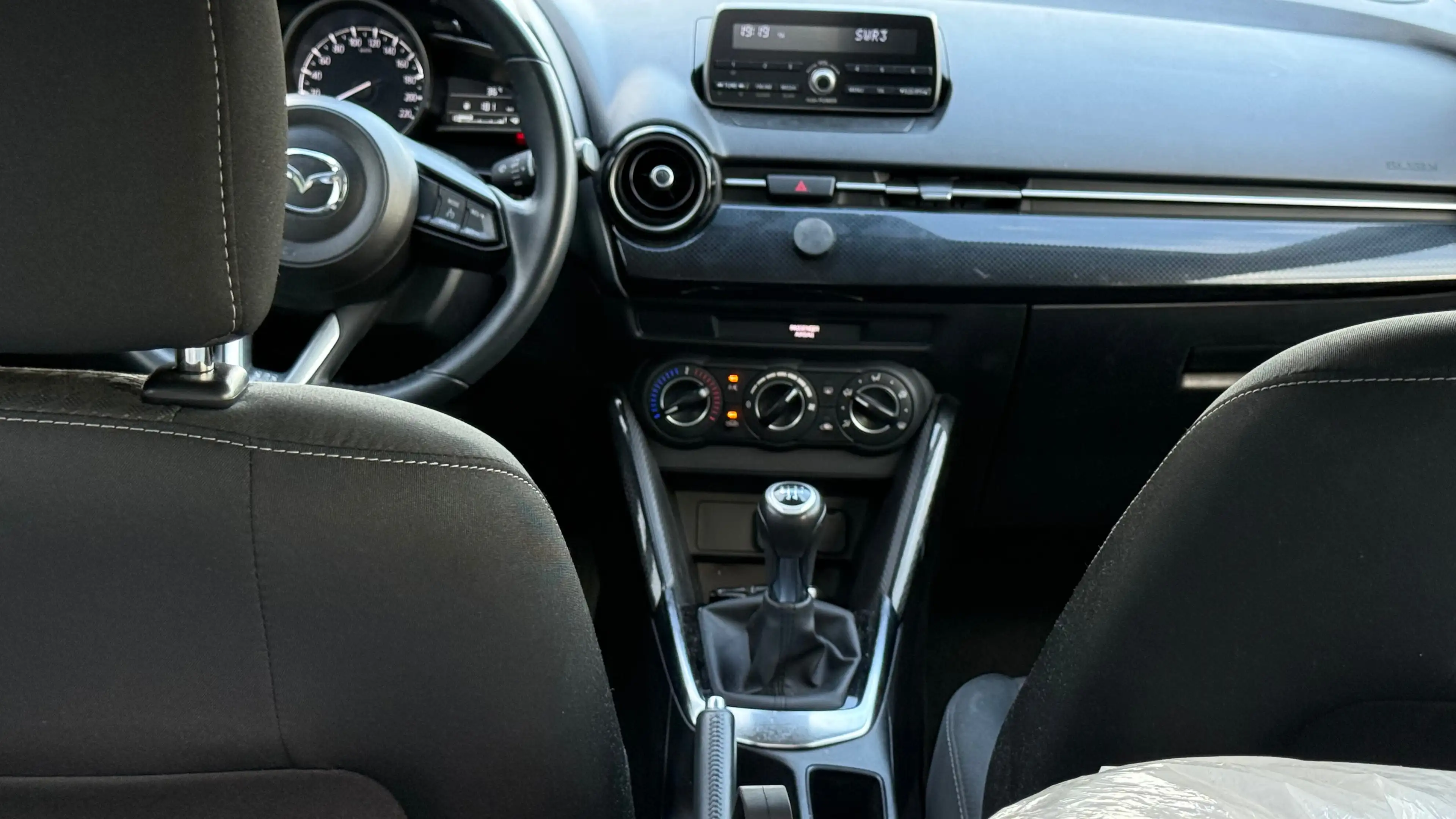 Mazda 2 Center-Line — photo 15