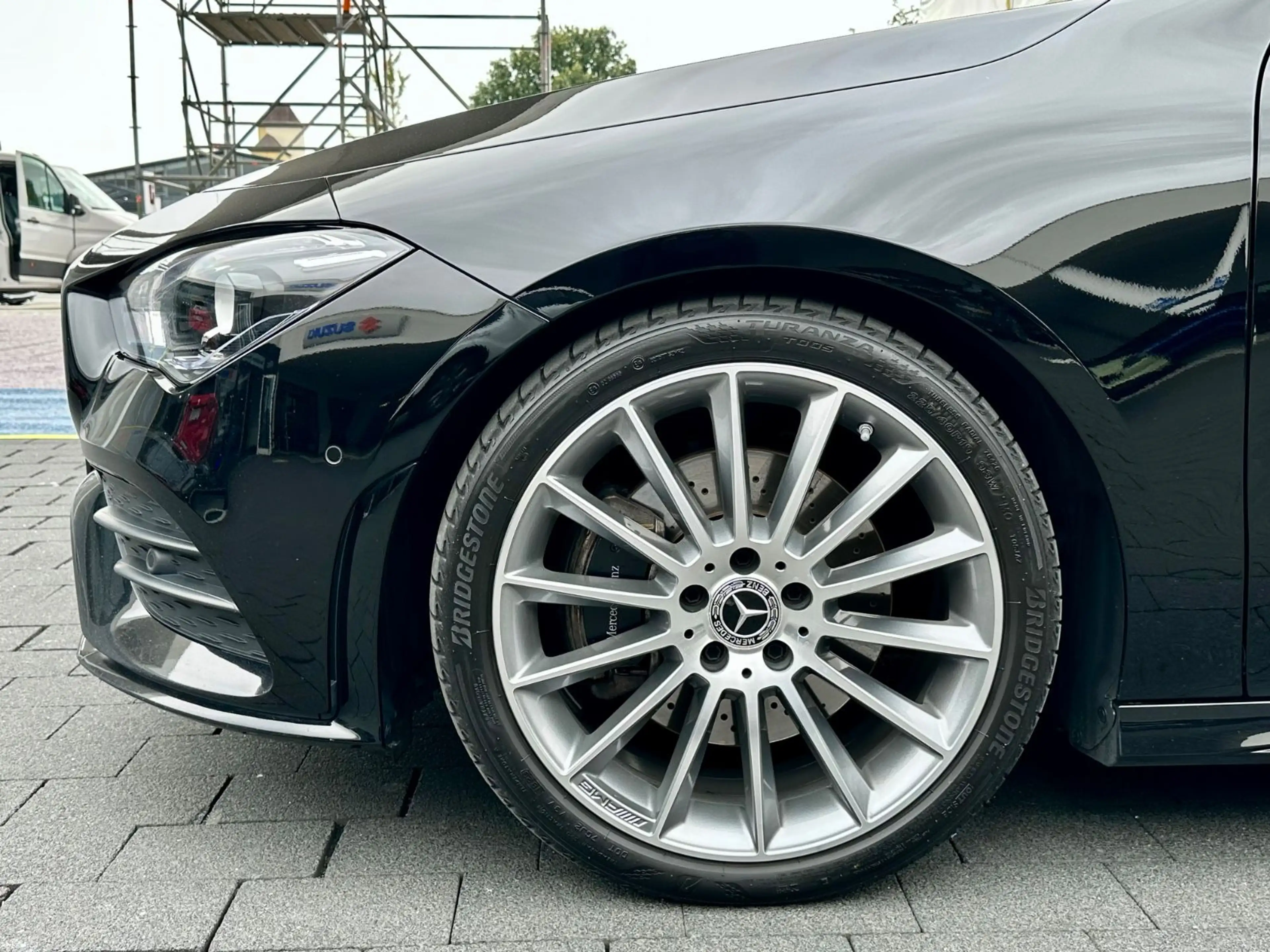 Mercedes-Benz CLA 200 CLA 200 d Shooting Brake AMG Line | Distronic — photo 8