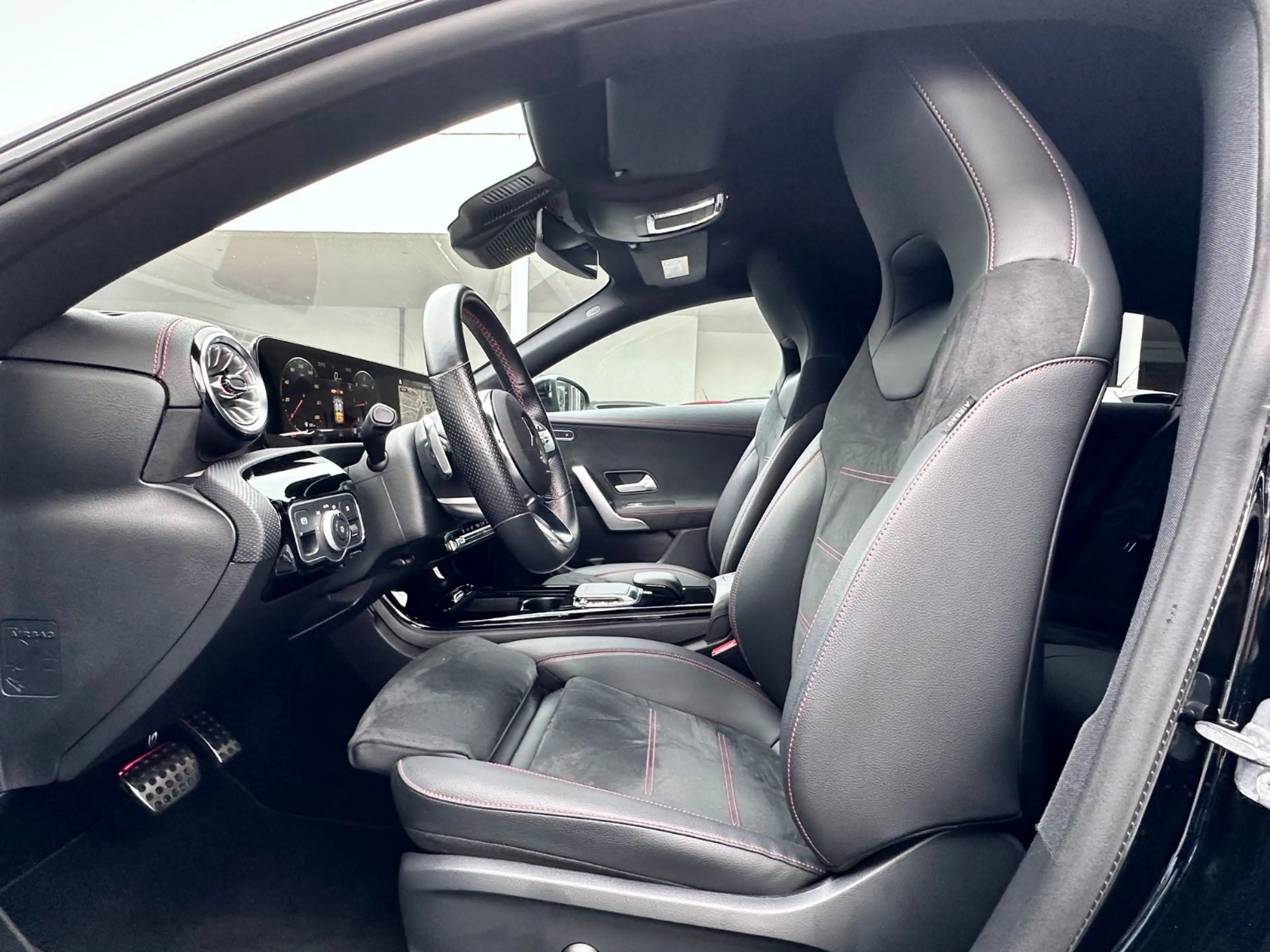 Mercedes-Benz CLA 200 CLA 200 d Shooting Brake AMG Line | Distronic — photo 9