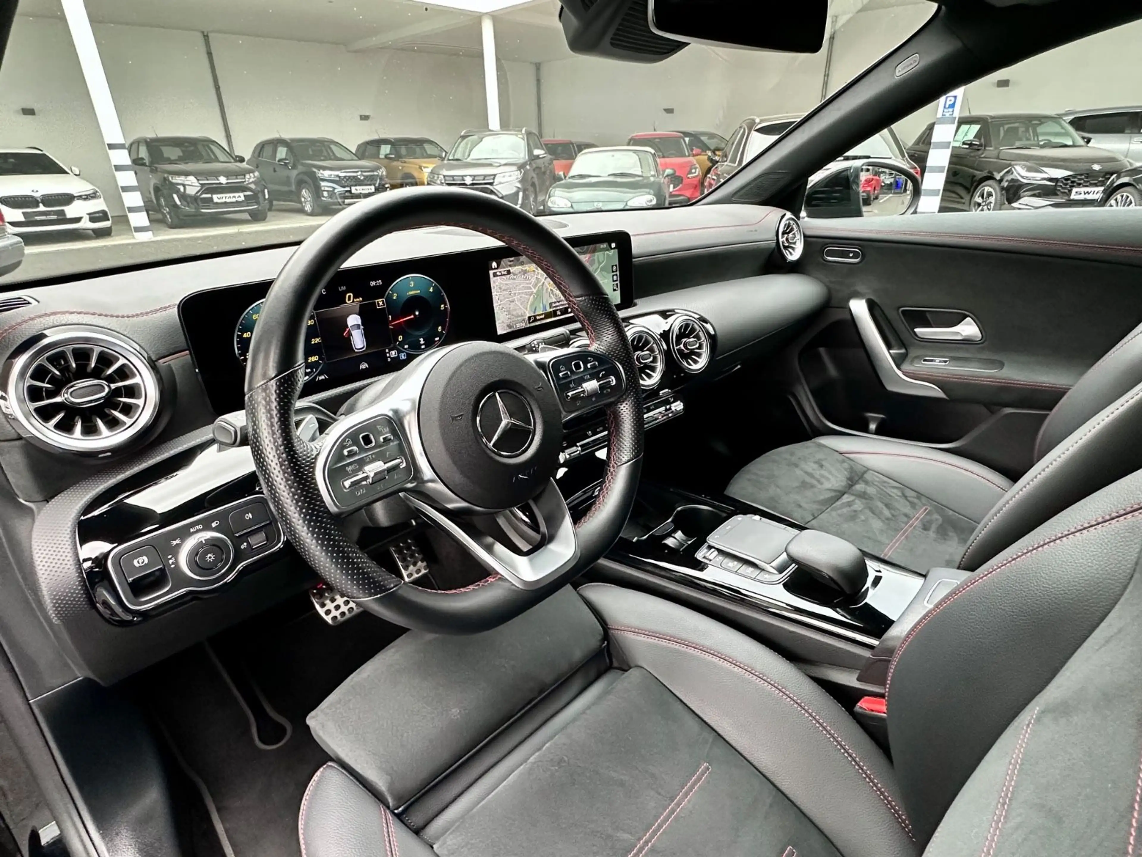 Mercedes-Benz CLA 200 CLA 200 d Shooting Brake AMG Line | Distronic — photo 10