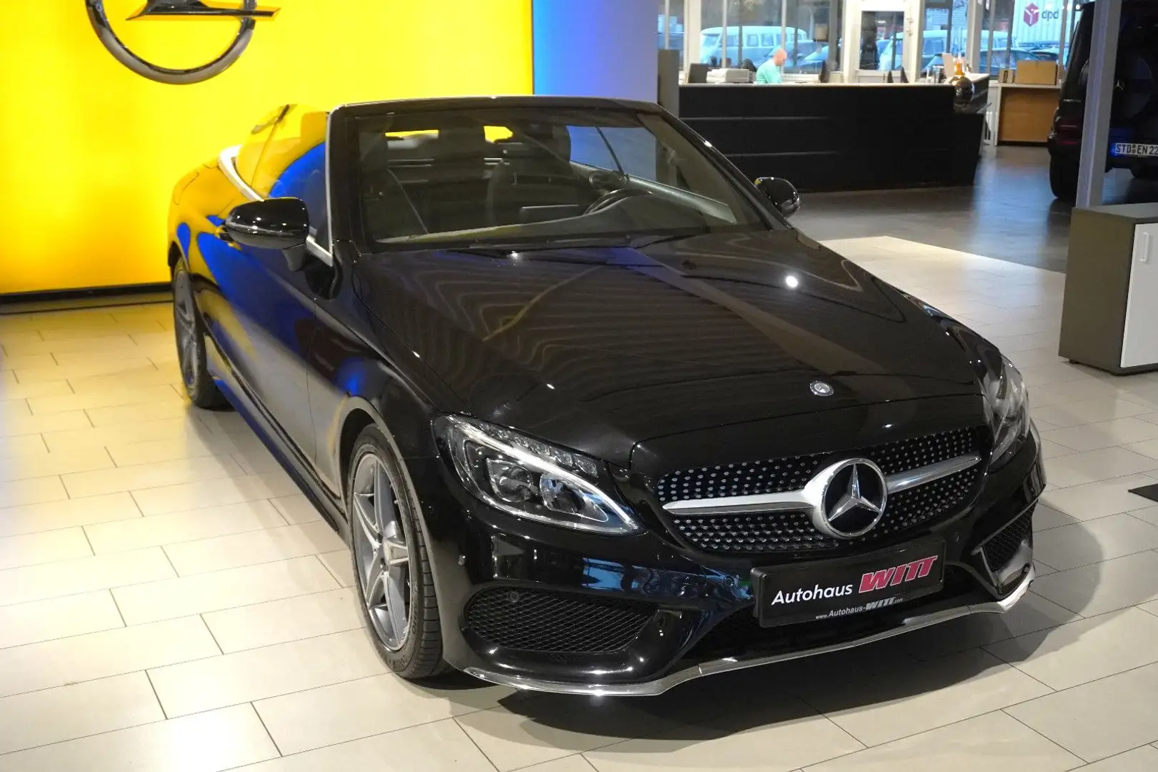 Mercedes-Benz C 180 Cabrio °AMG Line°Leder°Airscarf° Schwarz - 2