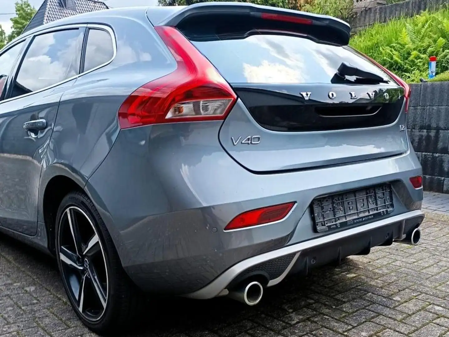 Volvo V40 V40 D3 R Design Silber - 2