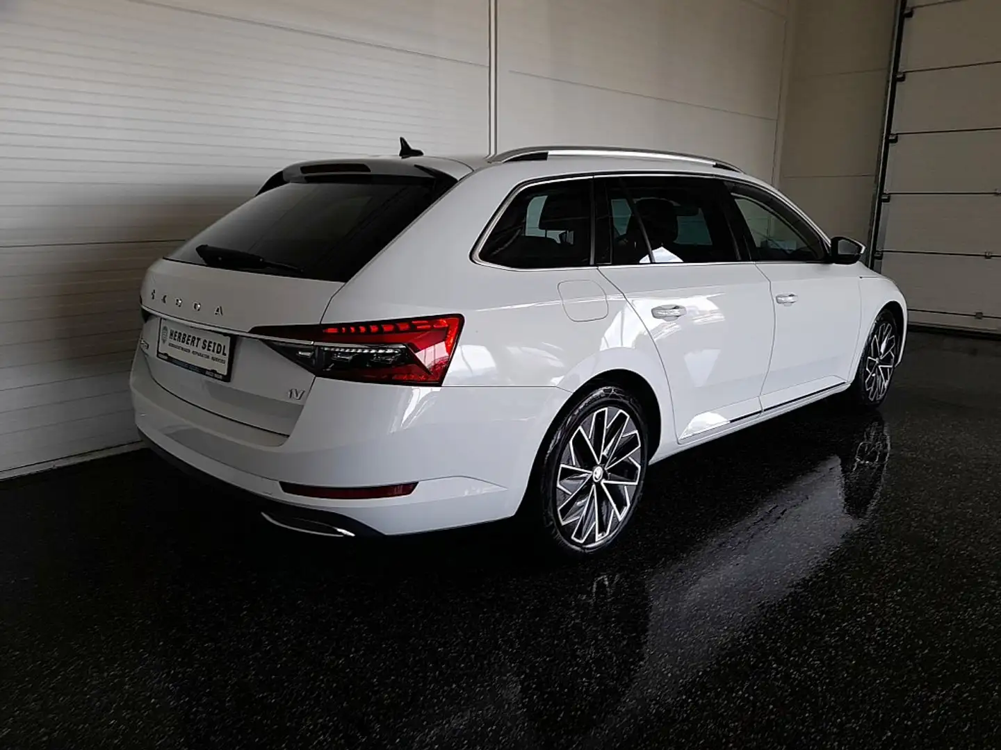Skoda Superb Kombi L&K IV 156/218 DSG *SKY / LEDER MIT SITZB... Weiß - 2