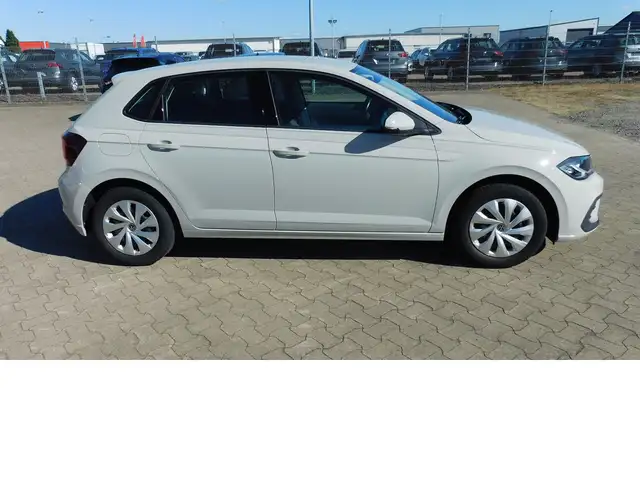 Volkswagen Polo view 2