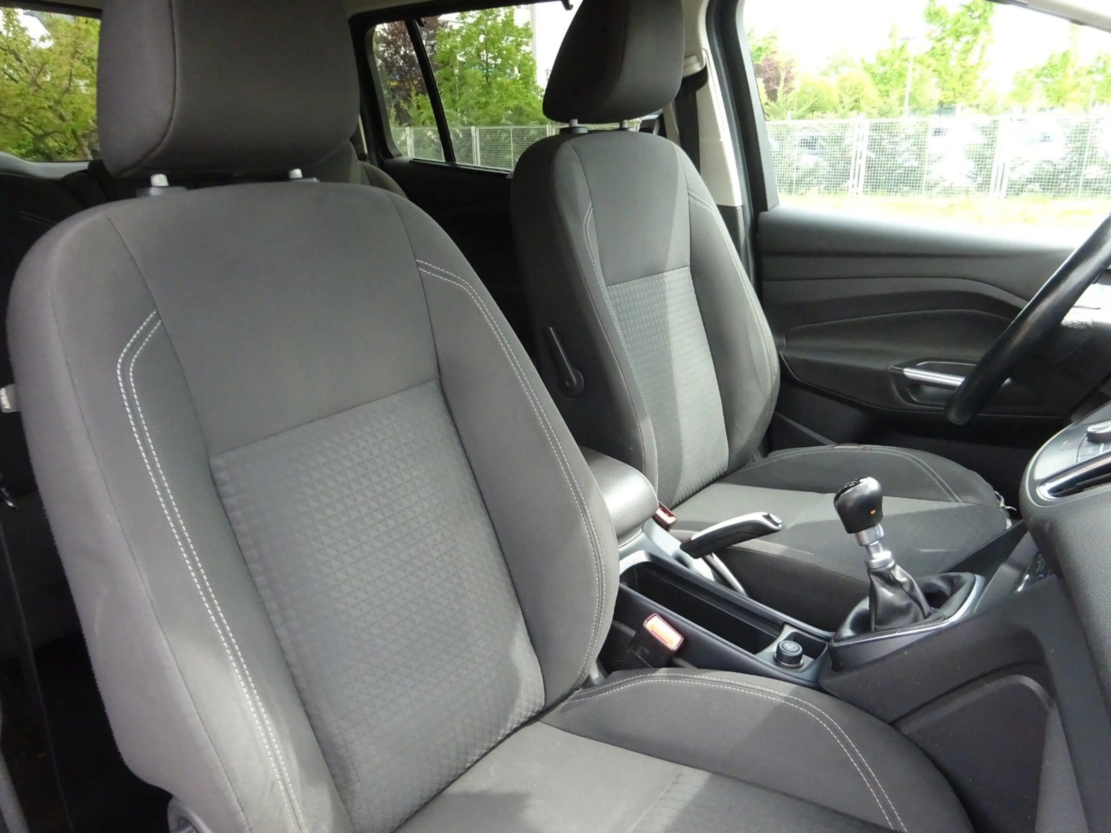 Ford Grand C-Max 125PS Cool & Connect Navi 7-Sitze — photo 13