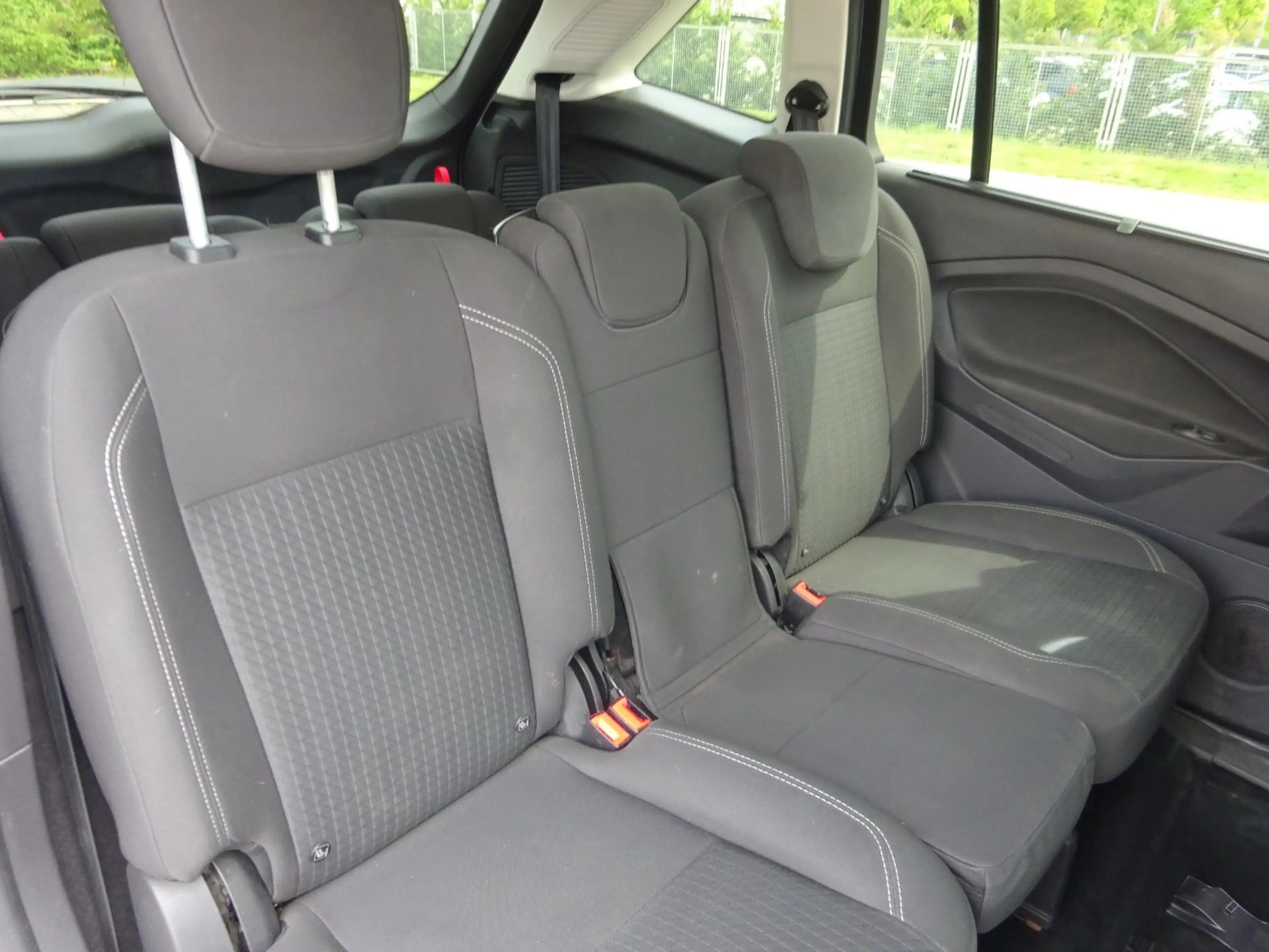 Ford Grand C-Max 125PS Cool & Connect Navi 7-Sitze — photo 15