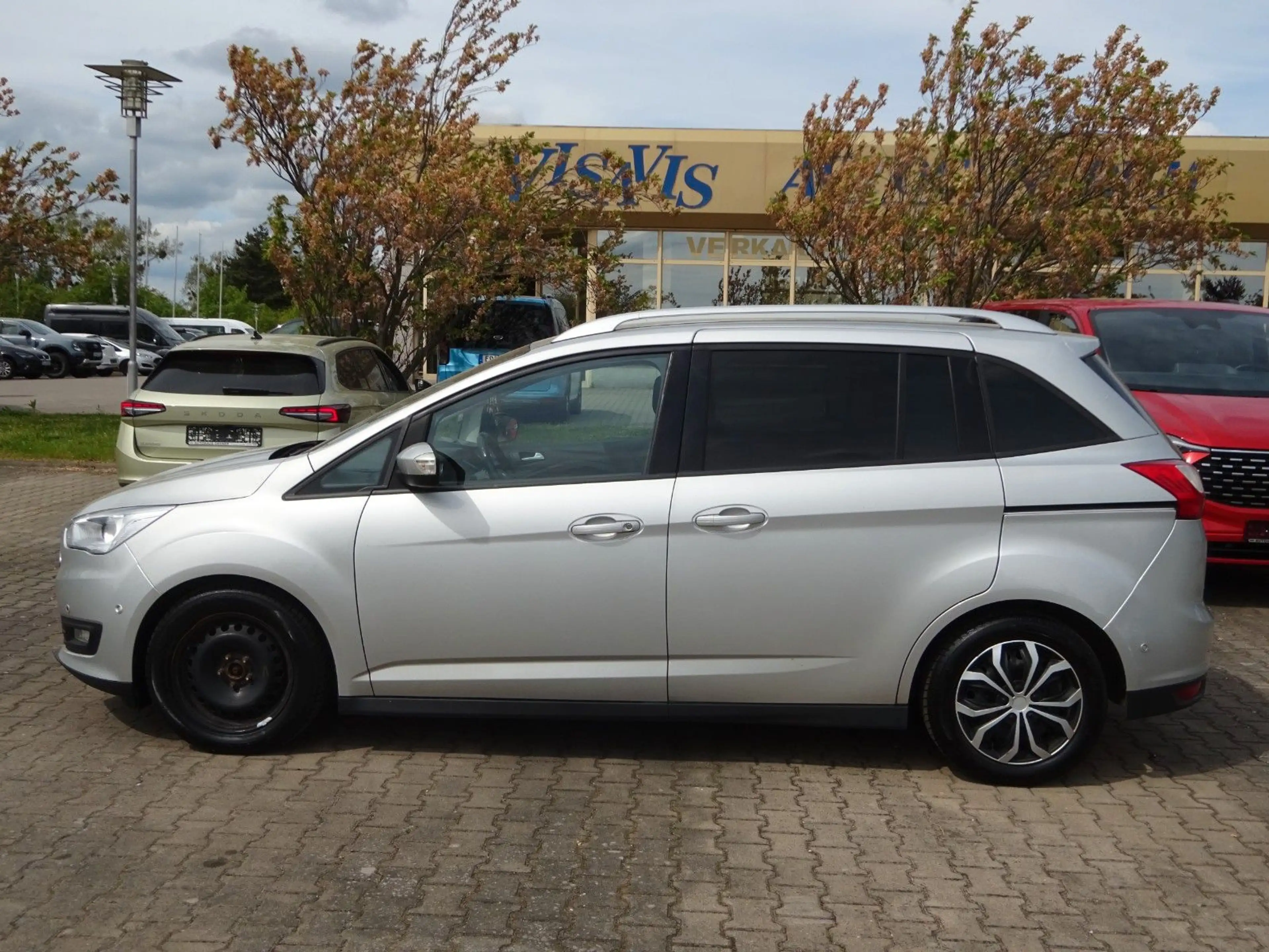 Ford Grand C-Max 125PS Cool & Connect Navi 7-Sitze — photo 3