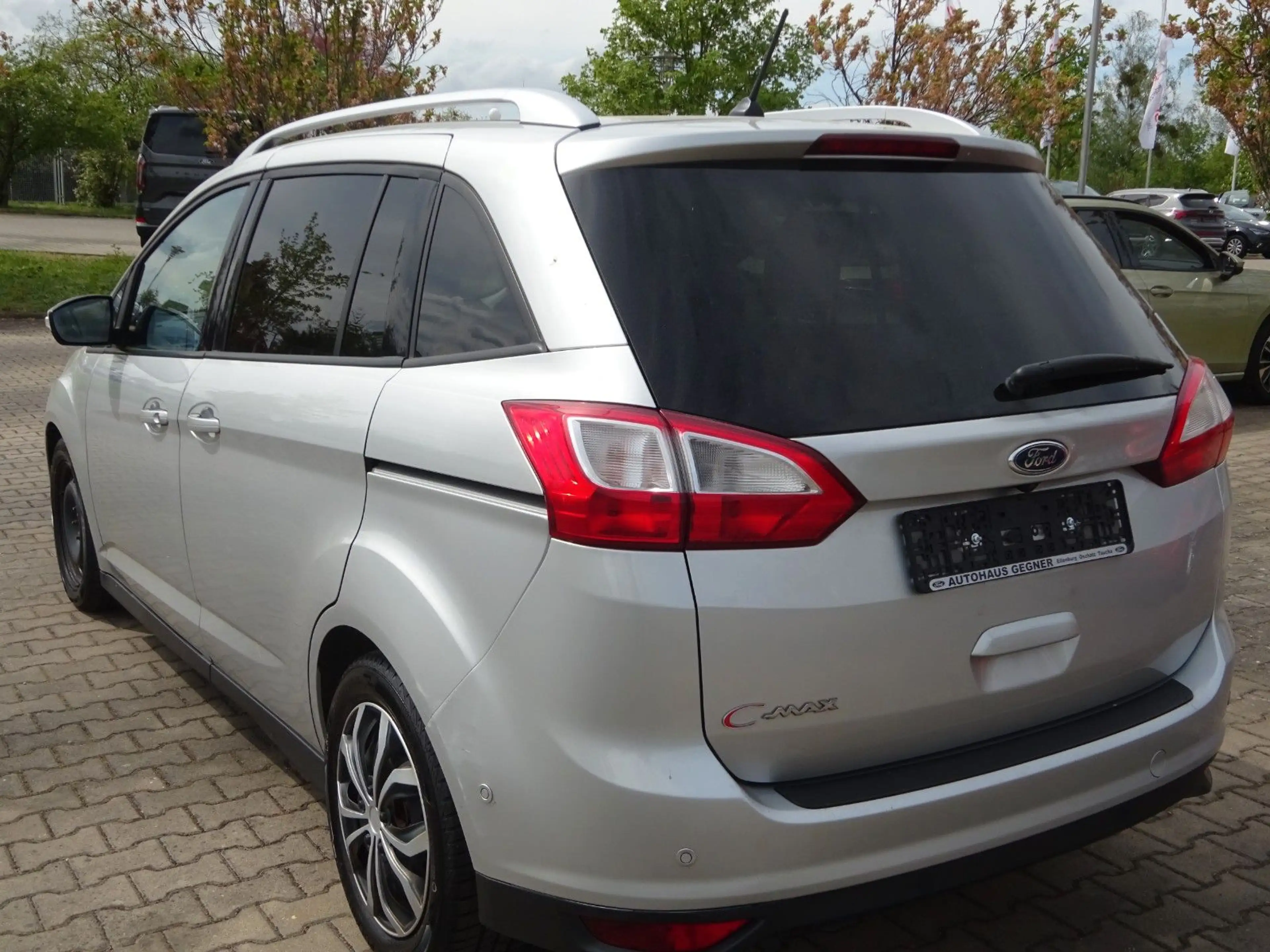 Ford Grand C-Max 125PS Cool & Connect Navi 7-Sitze — photo 4
