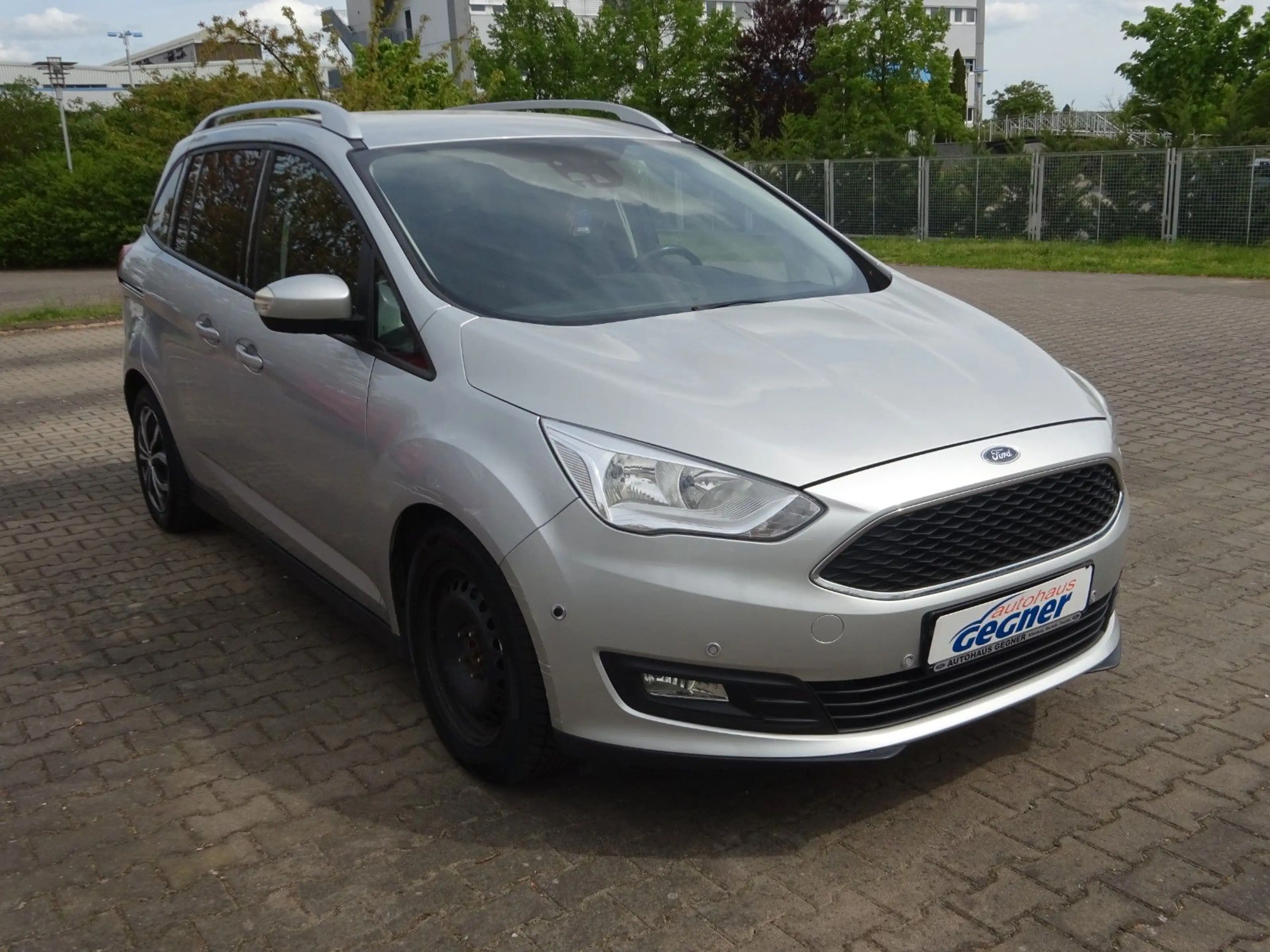 Ford Grand C-Max 125PS Cool & Connect Navi 7-Sitze — photo 11