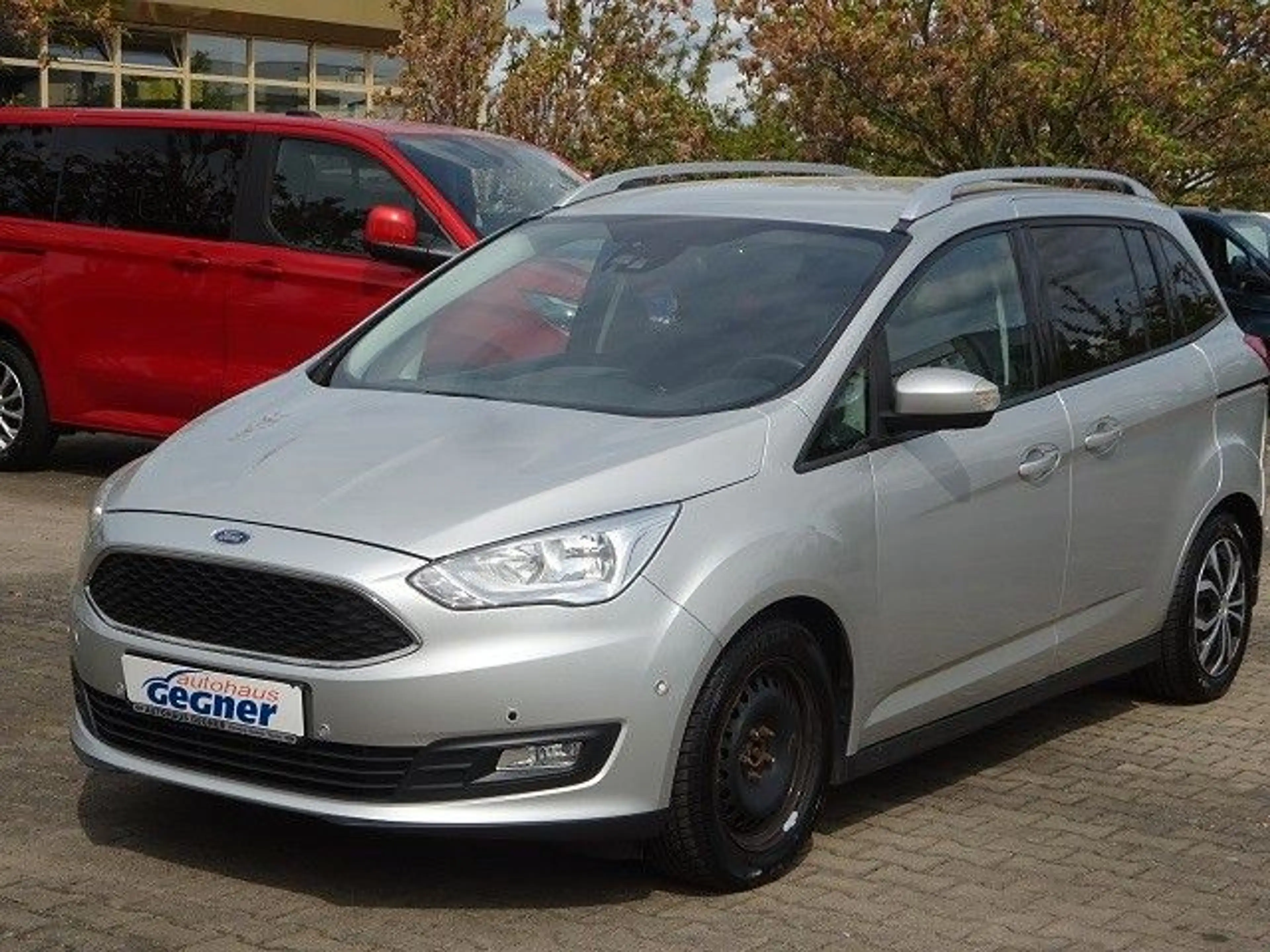 Ford Grand C-Max 125PS Cool & Connect Navi 7-Sitze — photo 2