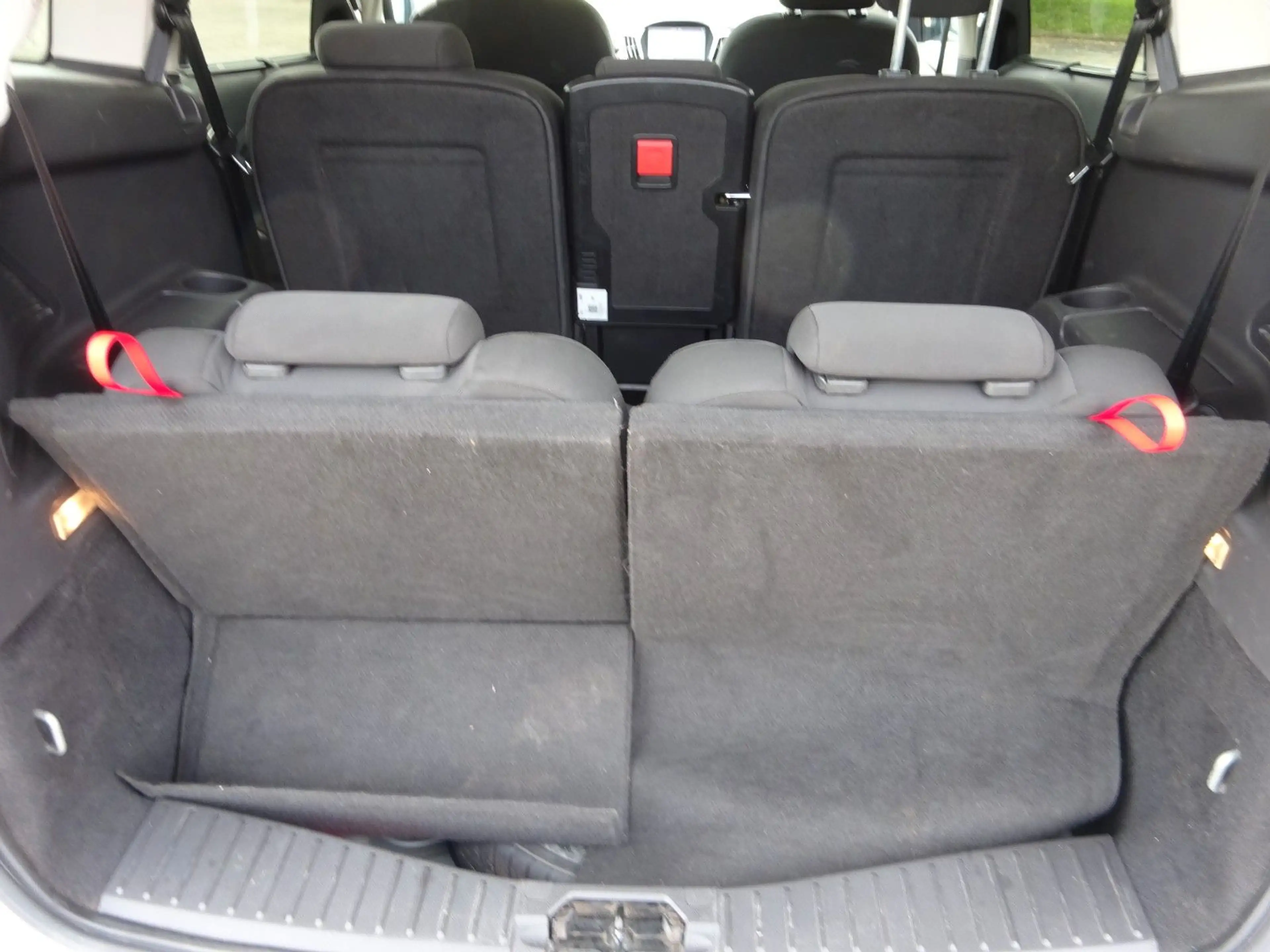 Ford Grand C-Max 125PS Cool & Connect Navi 7-Sitze — photo 7