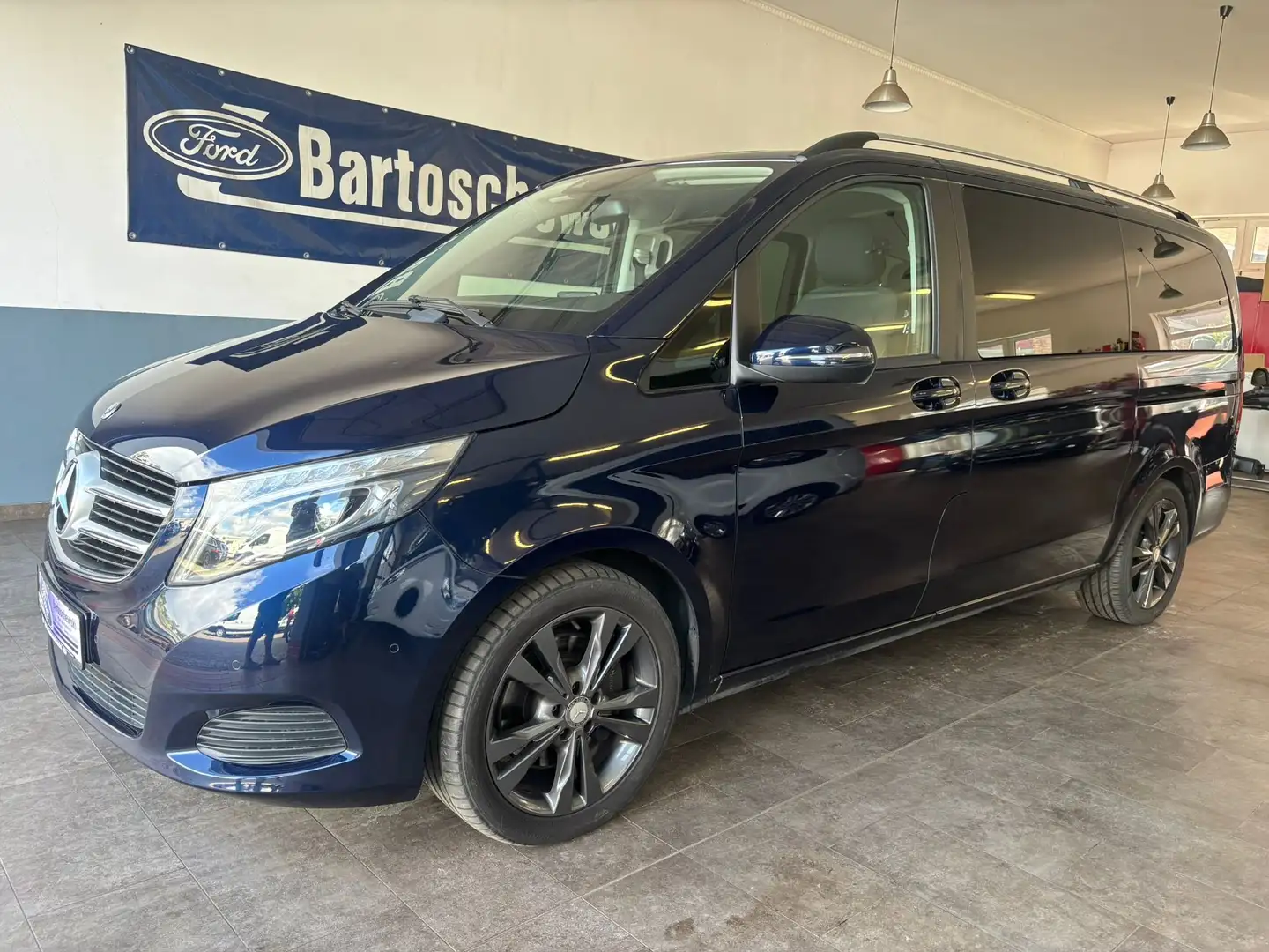 Mercedes-Benz V 220 V 220 CDI/d, 250 CDI/BT/d EDITION lang (447.813) Blauw - 1