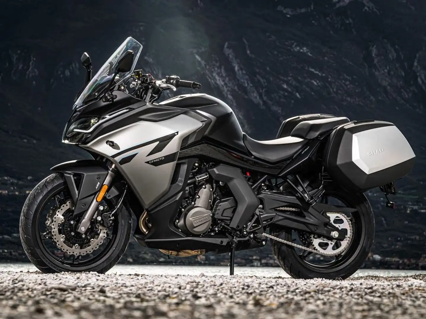 CFMOTO 650GT Grigio - 1