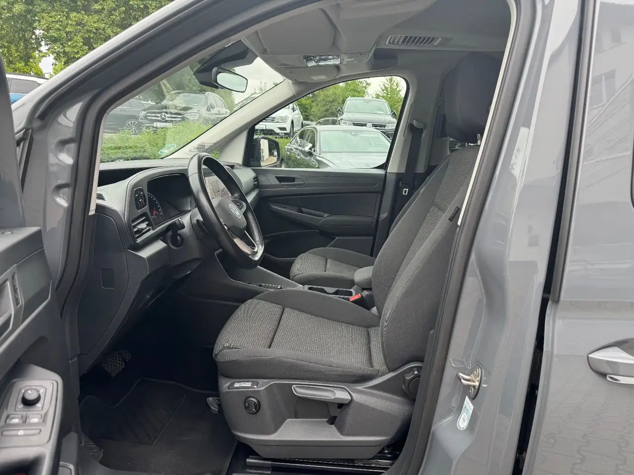 Volkswagen Caddy Maxi DSG/ Klima/ Navi/ 1. Hand/ 7-Sitzer, миниатюра 11