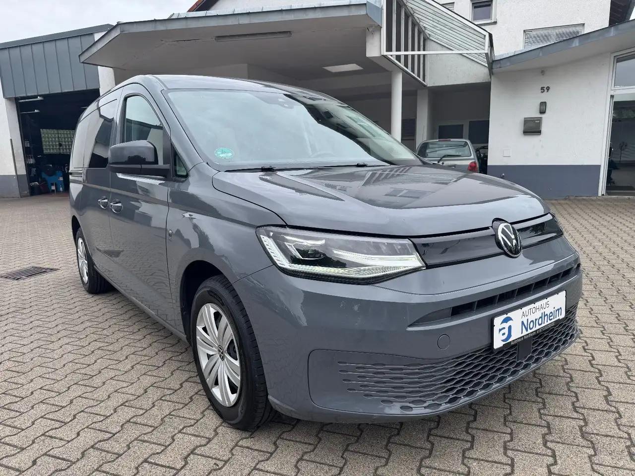 Volkswagen Caddy Maxi DSG/ Klima/ Navi/ 1. Hand/ 7-Sitzer, миниатюра 3