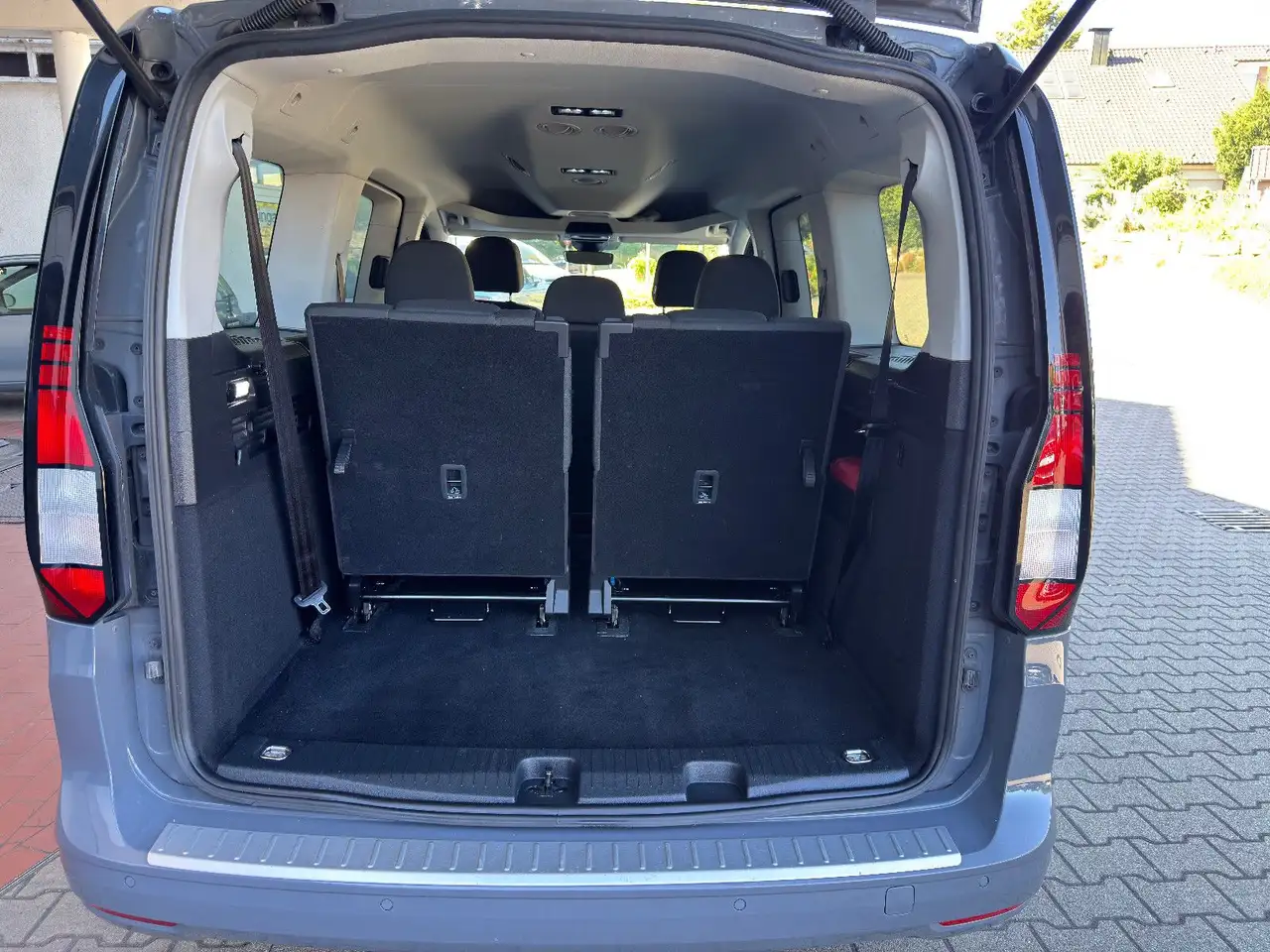 Volkswagen Caddy Maxi DSG/ Klima/ Navi/ 1. Hand/ 7-Sitzer, миниатюра 9