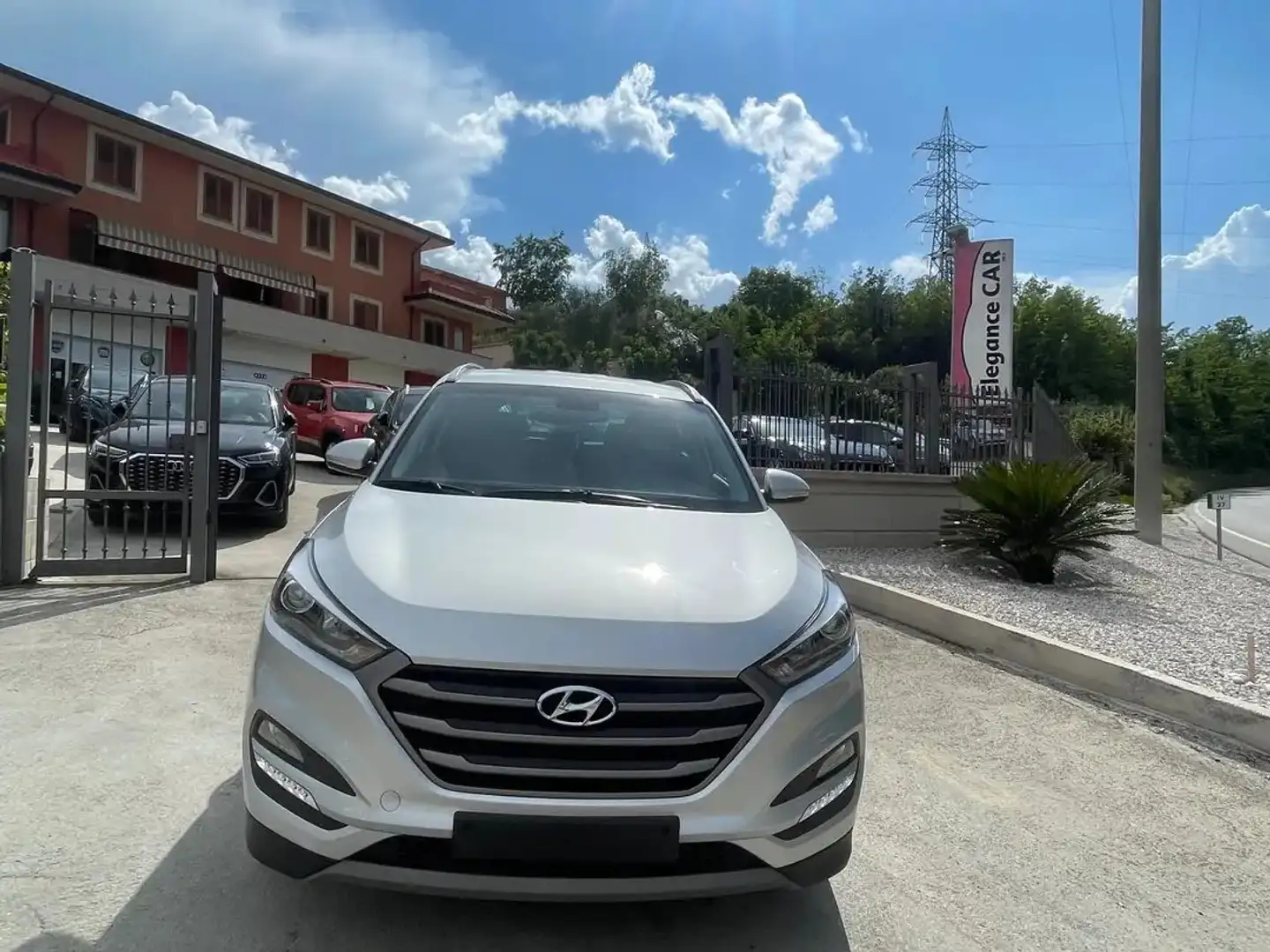 Hyundai TUCSON 1.7 crdi Xpossible 2wd 141cv dct Argent - 2