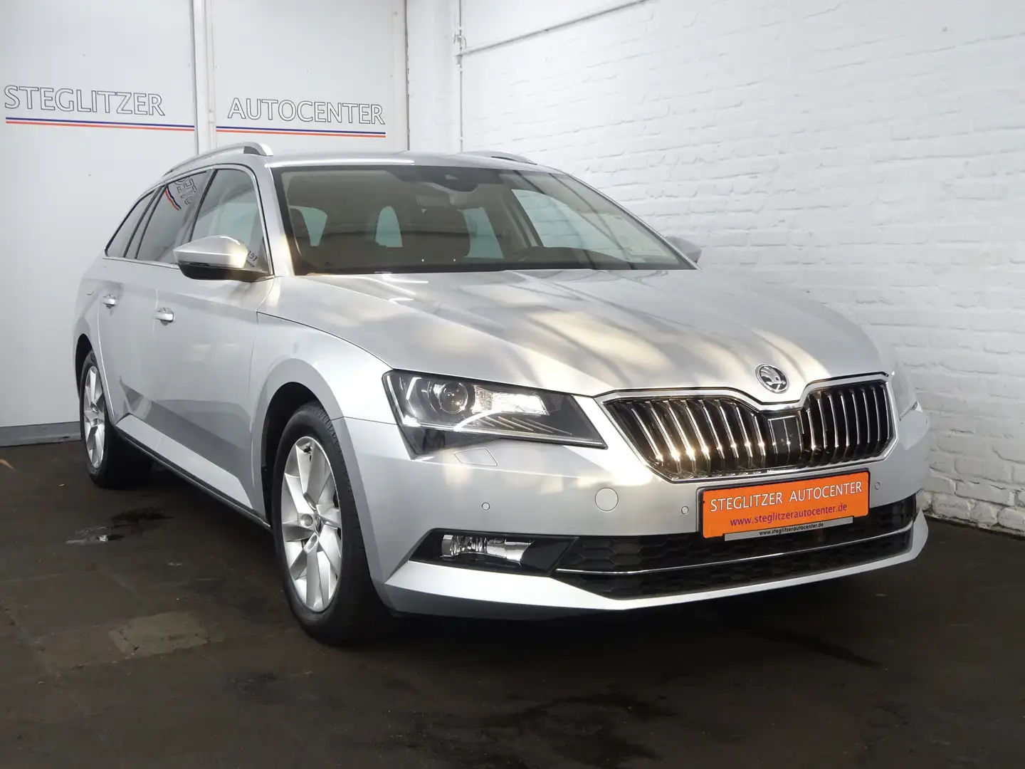 Skoda Superb Combi 2.0 TSI Style DSG ACC/Navi/Xenon/Kamera/PDC Zilver - 2