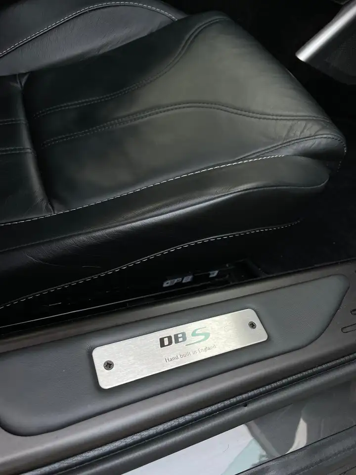 Aston Martin DBS снимка Aston Martin DBS